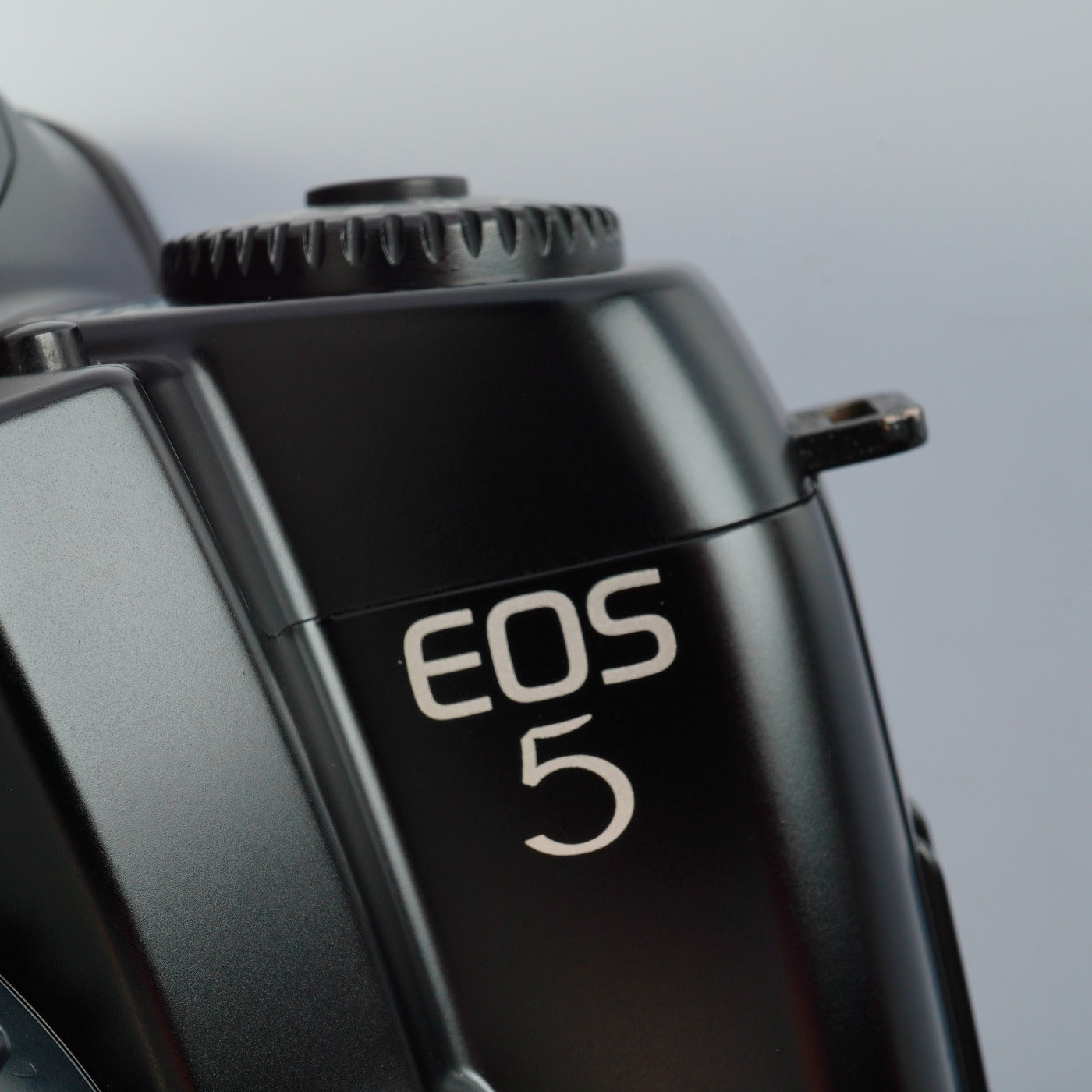 Canon EOS 5 QD + VG-10 + EF 35-135mm F/4-5.6 USM AF フィルム一眼レフカメラ