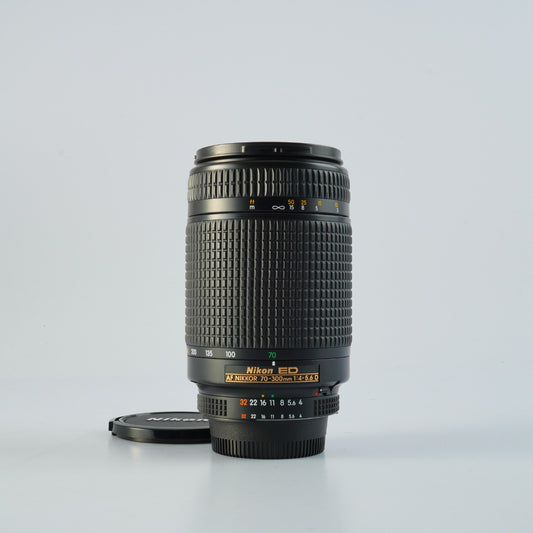 Nikon AF NIKKOR 70-300mm F/4-5.6 D ED ズームレンズ