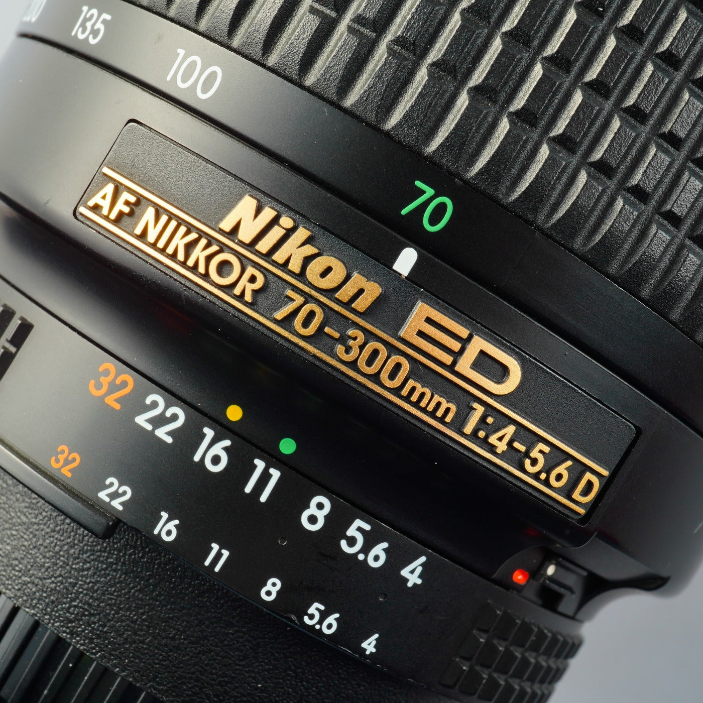 Nikon AF NIKKOR 70-300mm F/4-5.6 D ED ズームレンズ