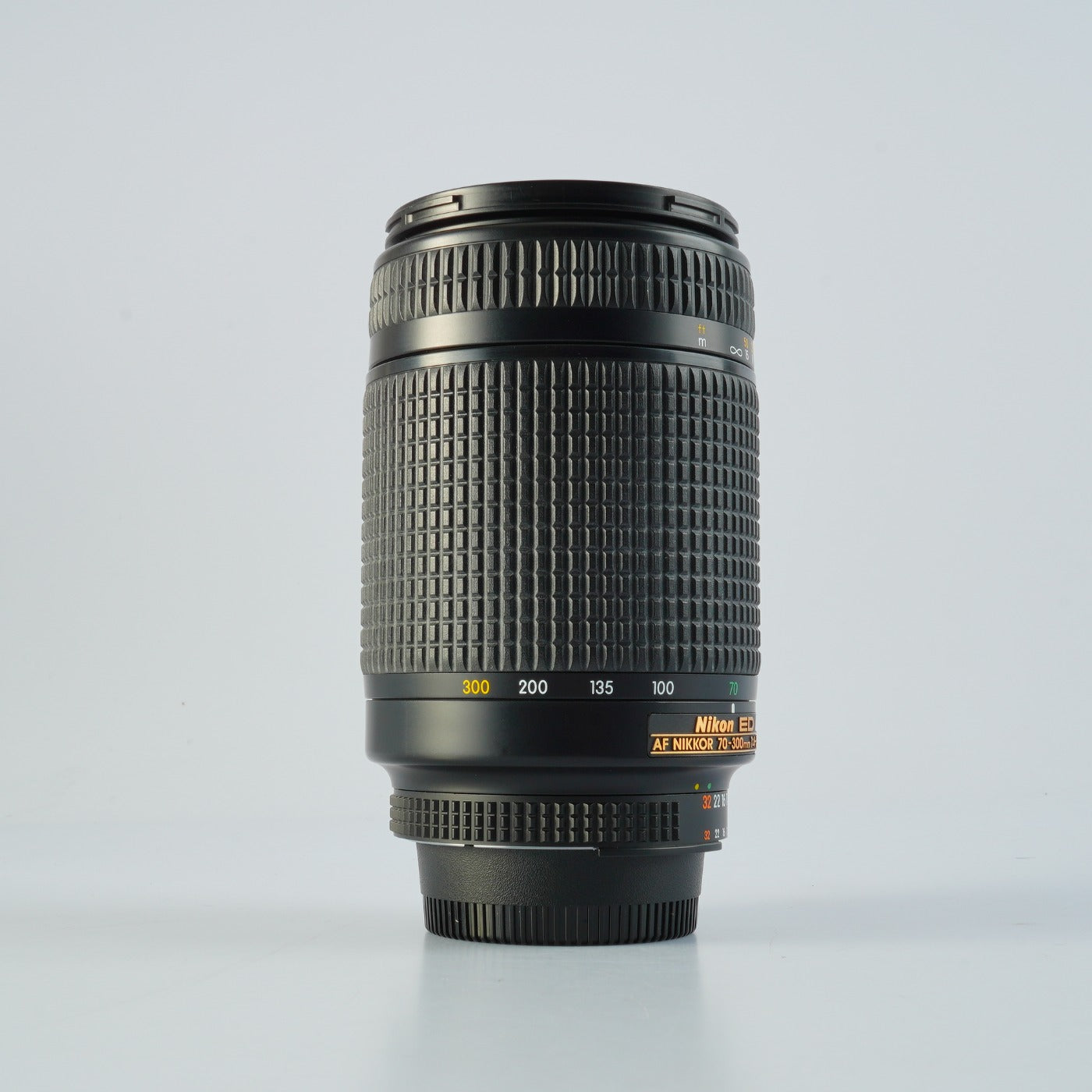 Nikon AF NIKKOR 70-300mm F/4-5.6 D ED ズームレンズ