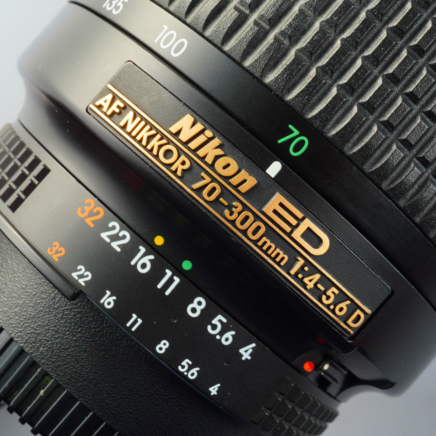 Nikon AF NIKKOR 70-300mm F/4-5.6 D ED ズームレンズ