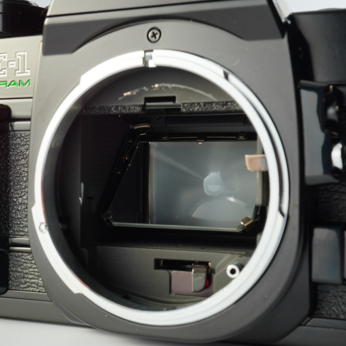 【SERVICED & TESTED】 Canon AE-1 Program Black + FD 50mm F/1.4 S.S.C. MF フィルム一眼レフカメラ