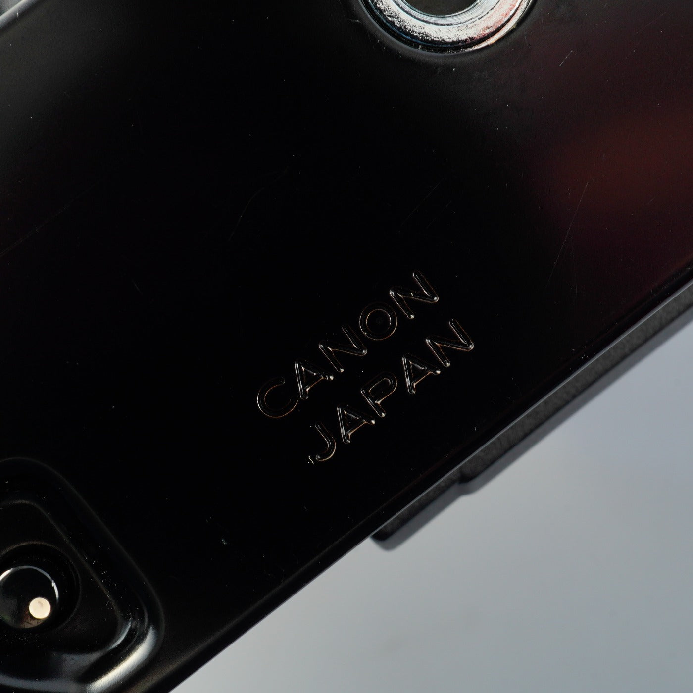 【SERVICED & TESTED】 Canon AE-1 Program Black + FD 50mm F/1.4 S.S.C. MF フィルム一眼レフカメラ