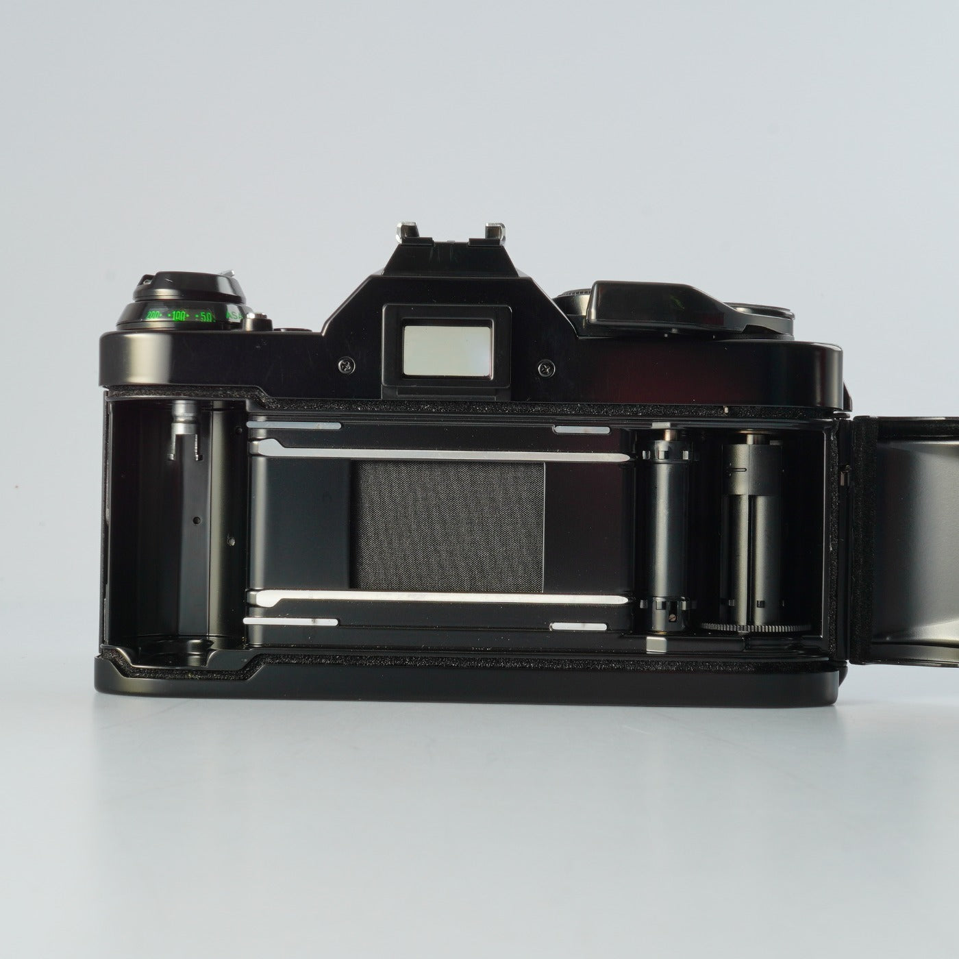 【SERVICED & TESTED】 Canon AE-1 Program Black + FD 50mm F/1.4 S.S.C. MF フィルム一眼レフカメラ