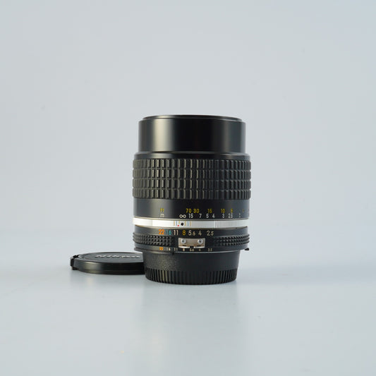 Nikon Ai-S NIKKOR 105mm F/2.5 単焦点レンズ