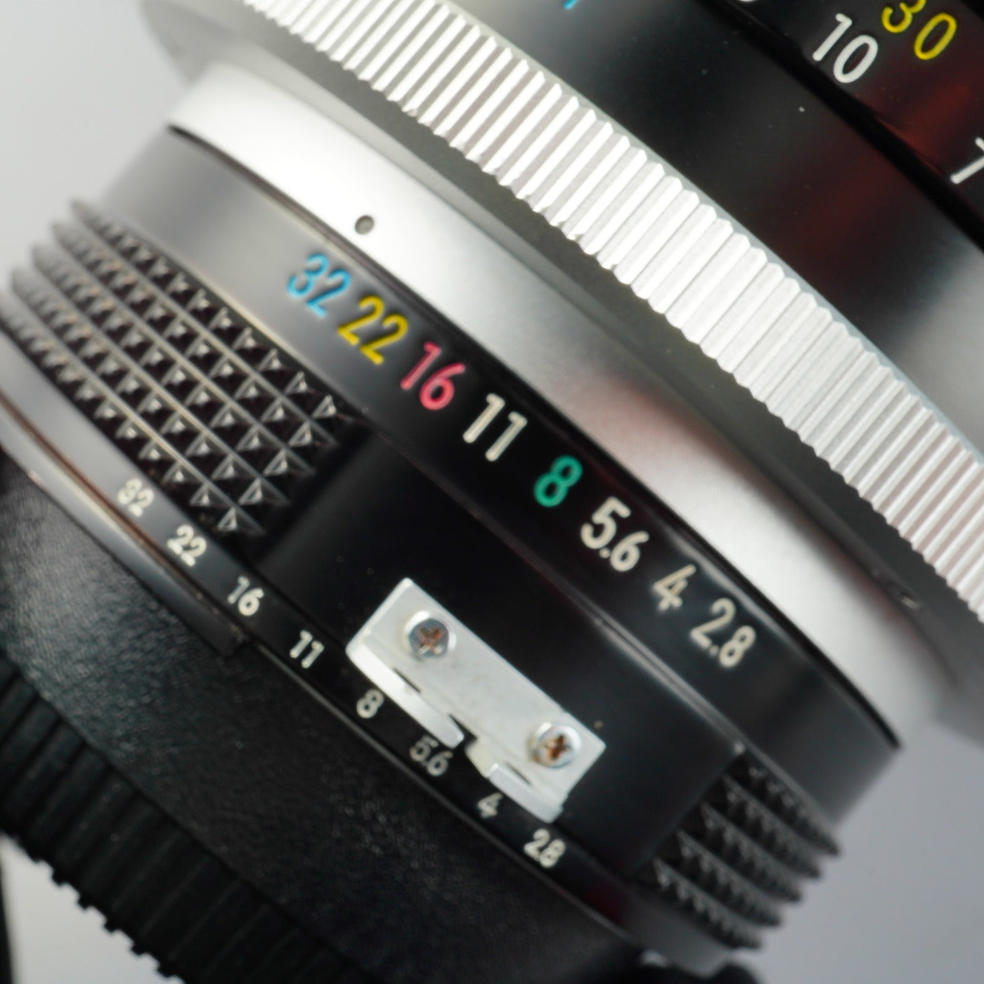 Nikon Ai NIKKOR 180mm F/2.8 単焦点レンズ