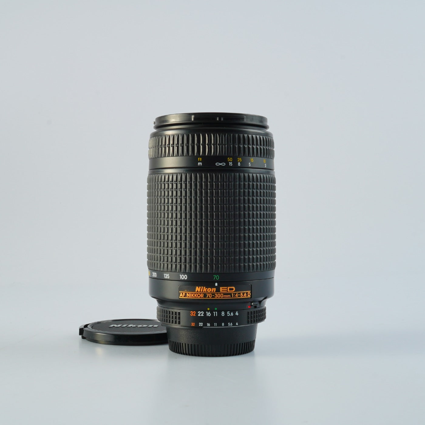 Nikon AF NIKKOR 70-300mm F/4-5.6 D ED ズームレンズ
