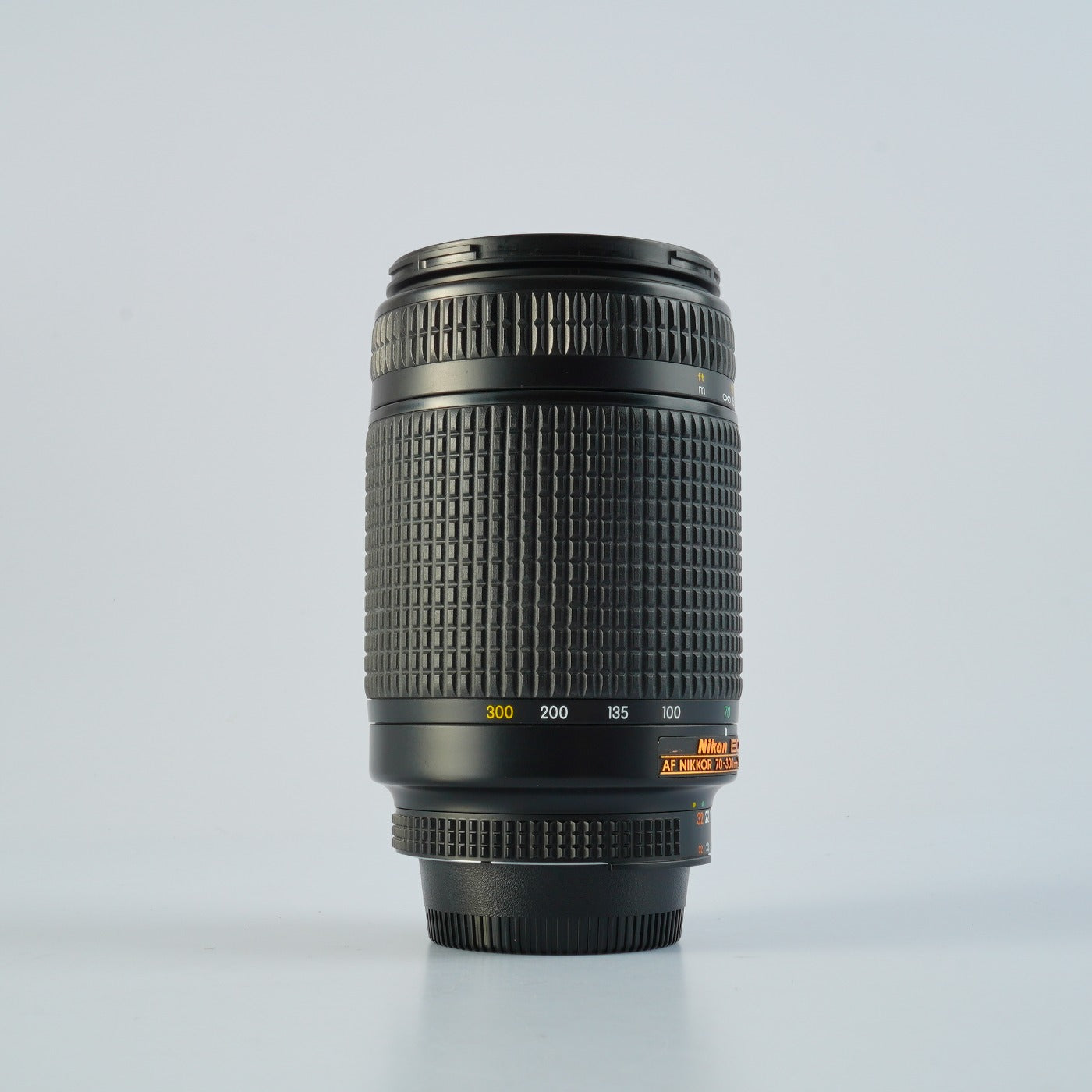 Nikon AF NIKKOR 70-300mm F/4-5.6 D ED ズームレンズ