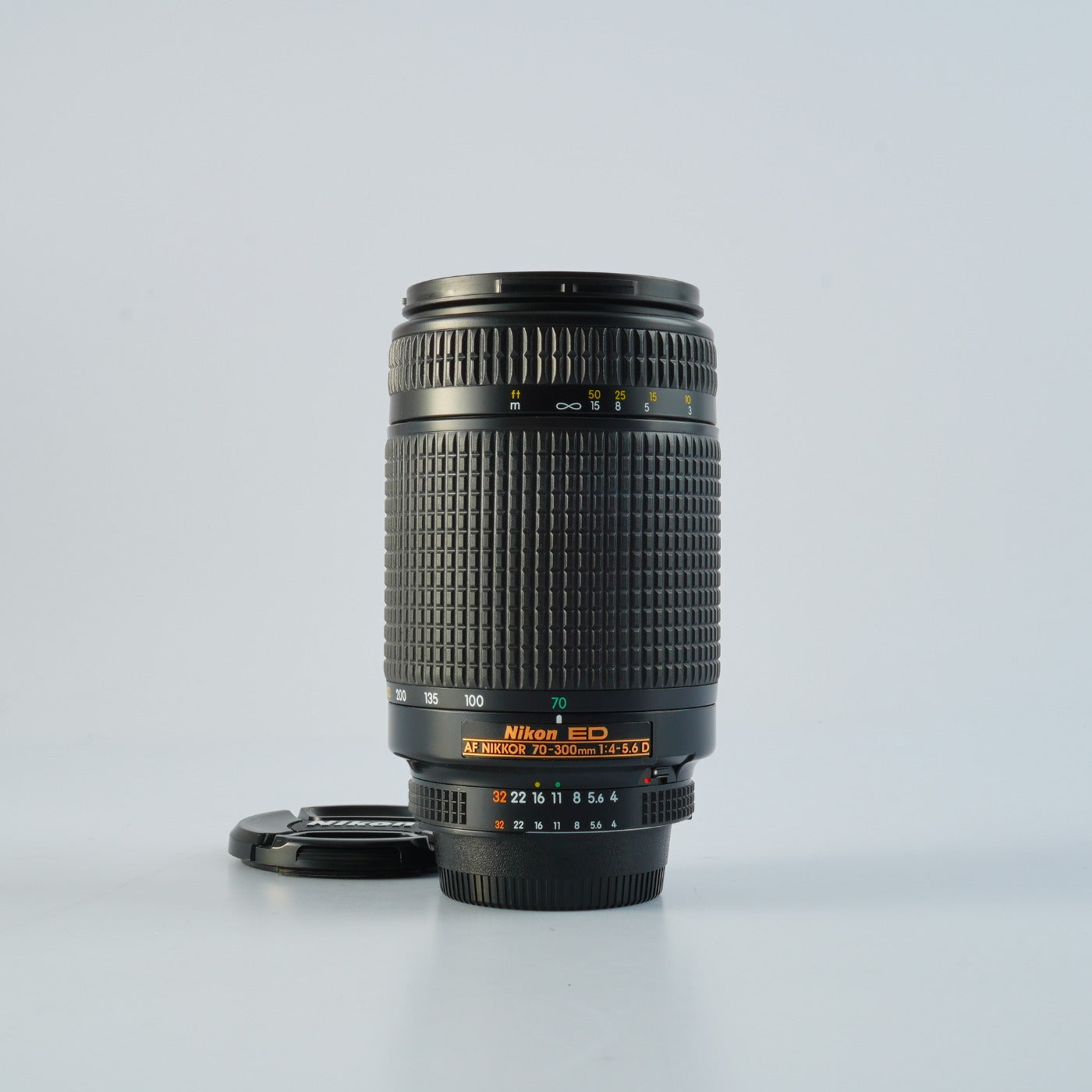 Nikon AF NIKKOR 70-300mm F/4-5.6 D ED ズームレンズ