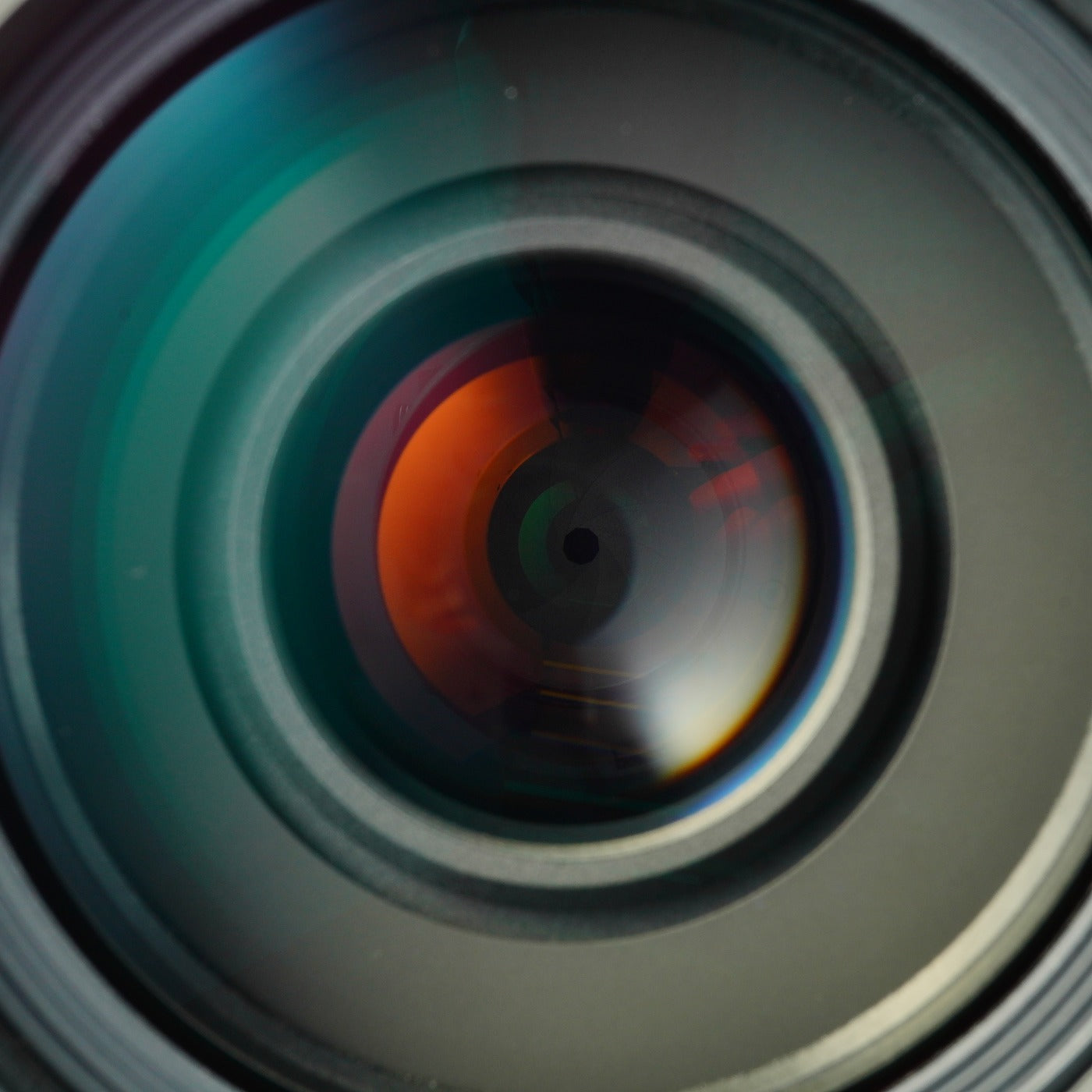 Nikon AF NIKKOR 70-300mm F/4-5.6 D ED ズームレンズ