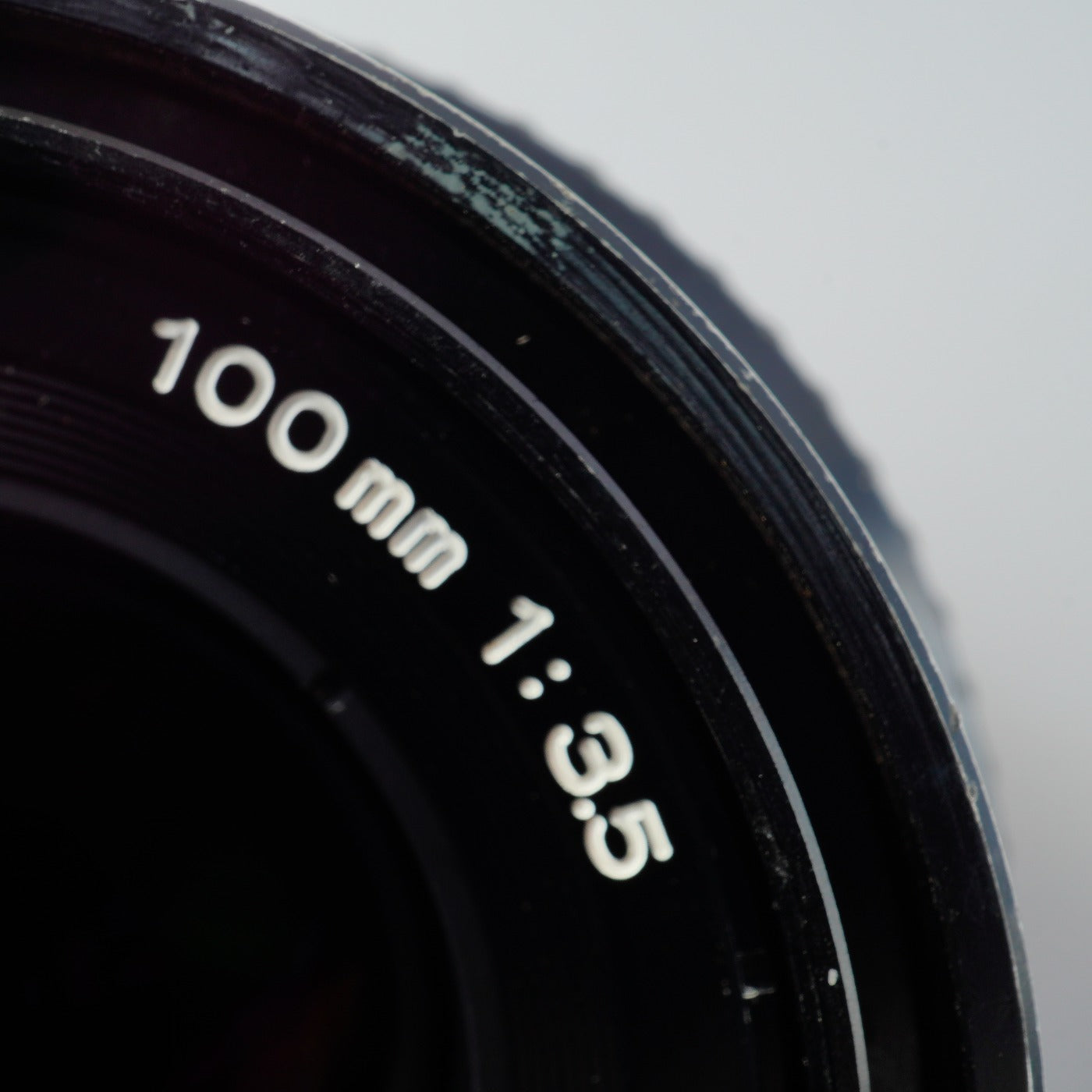 MINOLTA MD MACRO ROKKOR 100mm F/3.5 + 1:2-1:1 Extension Tube 単焦点レンズ