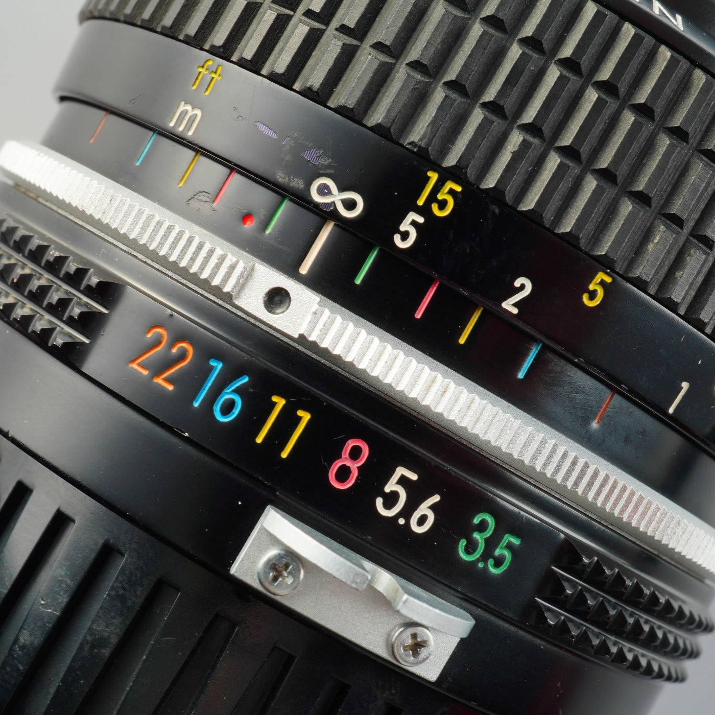 Nikon 非Ai NIKKOR 28mm F/3.5 単焦点レンズ