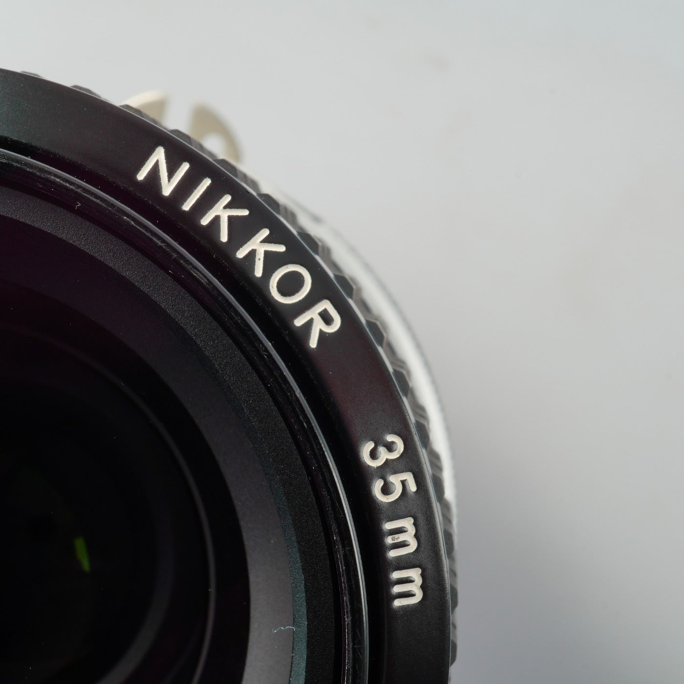 Nikon Ai NIKKOR 35mm F/2 単焦点レンズ