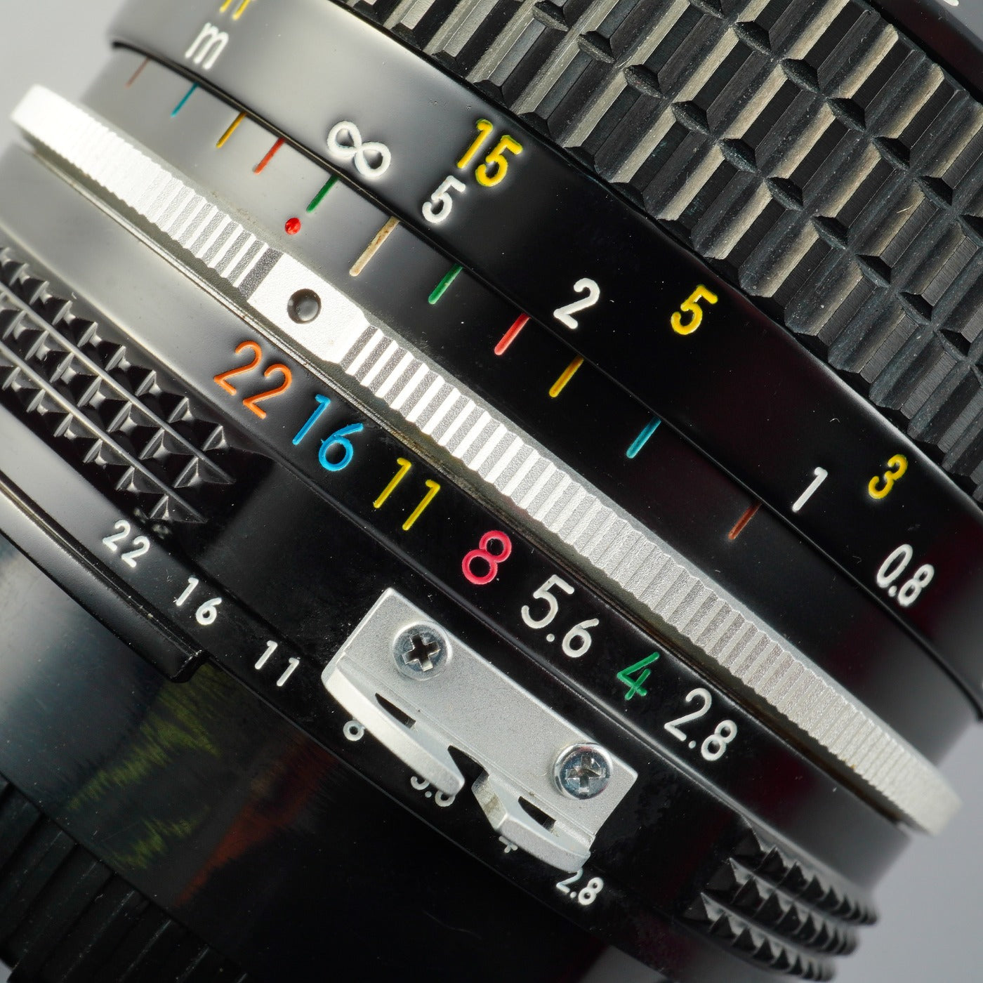 Nikon Ai Nikkor 28mm F/2.8 単焦点レンズ