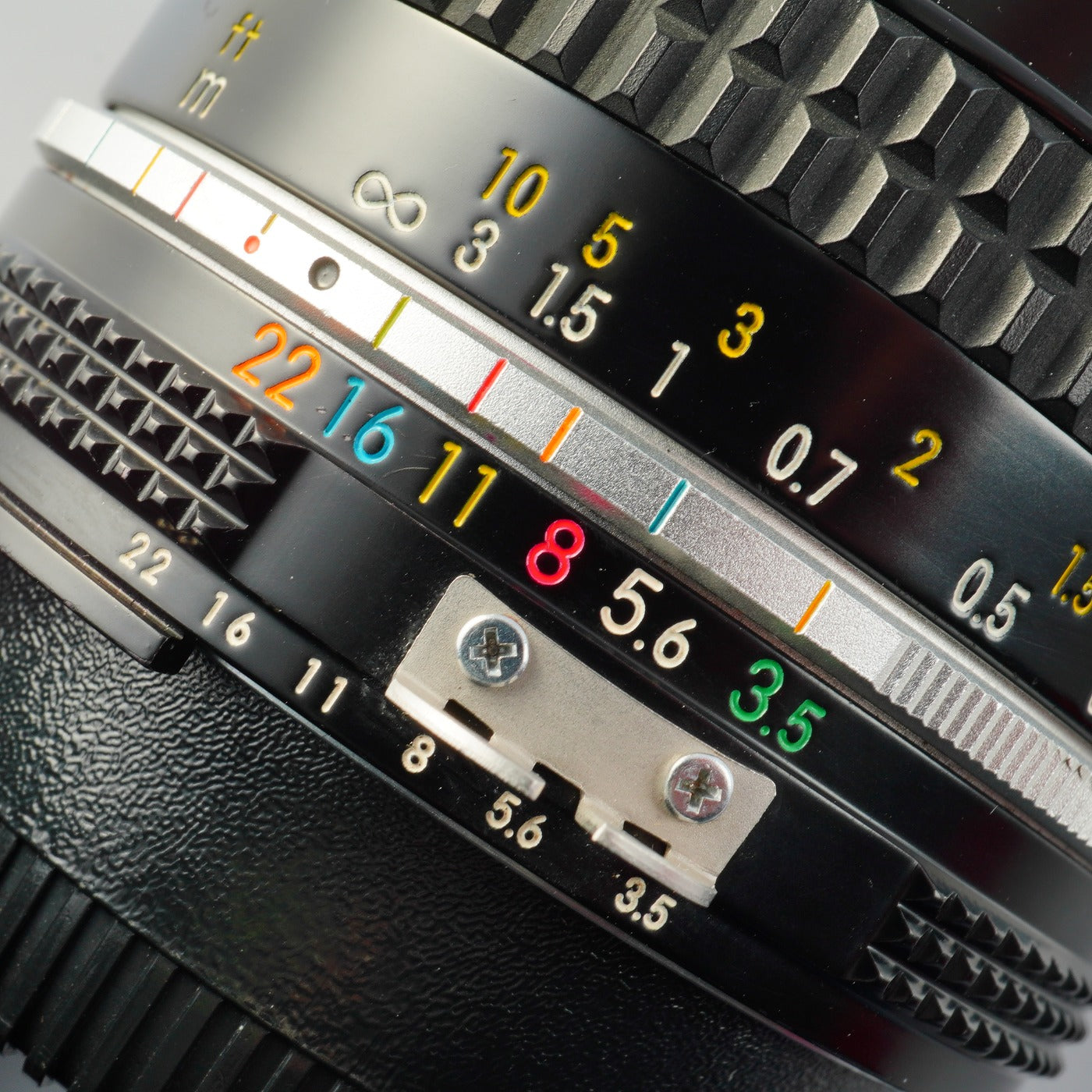 Nikon Ai Nikkor 20mm F/3.5 単焦点レンズ