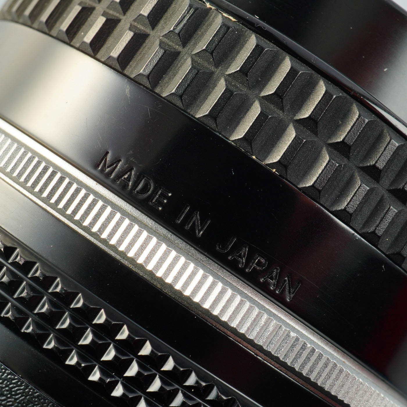 Nikon Ai Nikkor 20mm F/3.5 単焦点レンズ