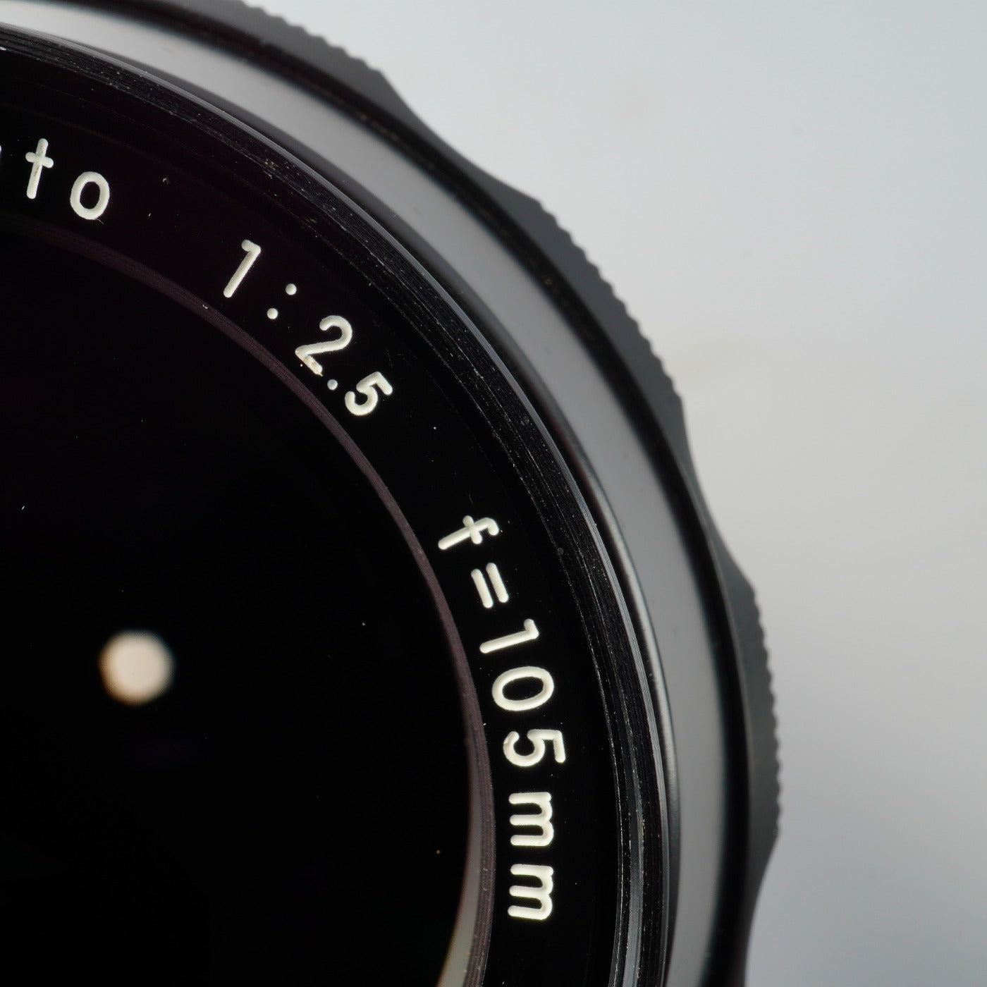 Nikon 非Ai NIKKOR-P.C Auto 105mm F/2.5 単焦点レンズ