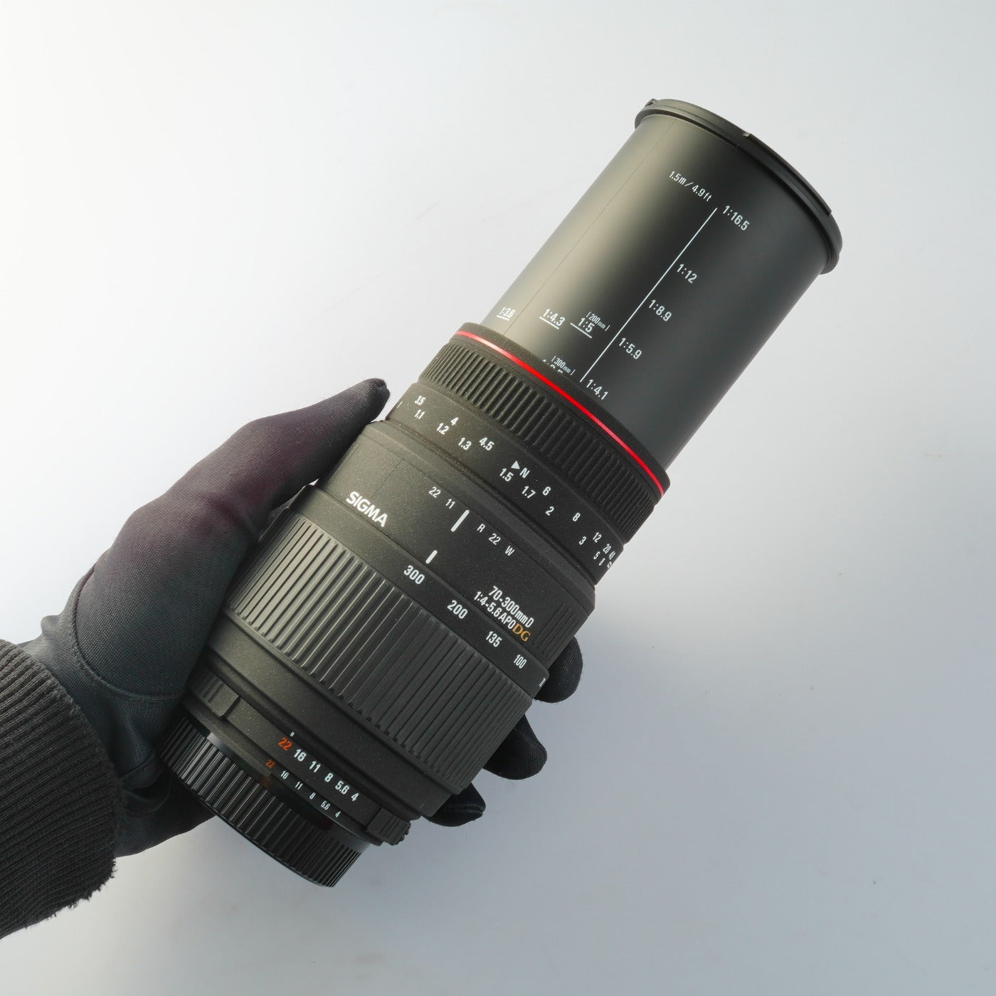 SIGMA 70-300mm F/4-5.6 D APO DG for Nikon F (Nikon F用) ズームレンズ