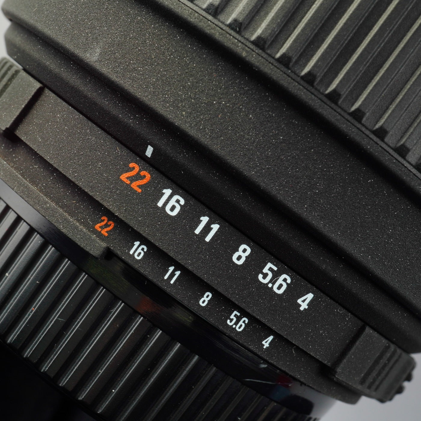 SIGMA 70-300mm F/4-5.6 D APO DG for Nikon F (Nikon F用) ズームレンズ