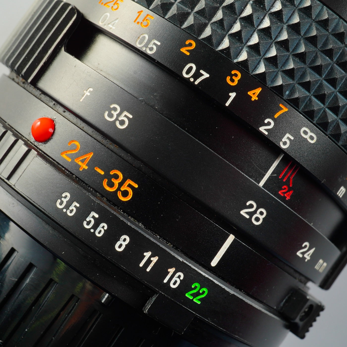 MINOLTA MD 24-35mm F/3.5 ズームレンズ