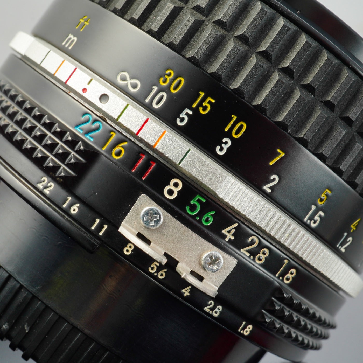 Nikon Ai Nikkor 50mm F/1.8 単焦点レンズ