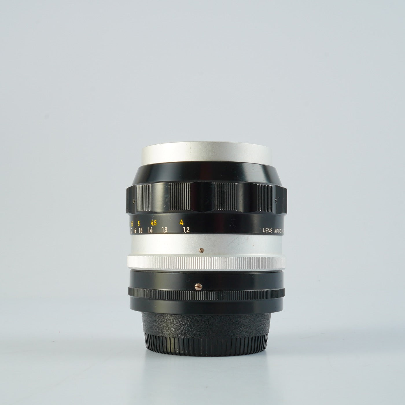 Nikon 非Ai NIKKOR-P Auto 105mm F/2.5 単焦点レンズ