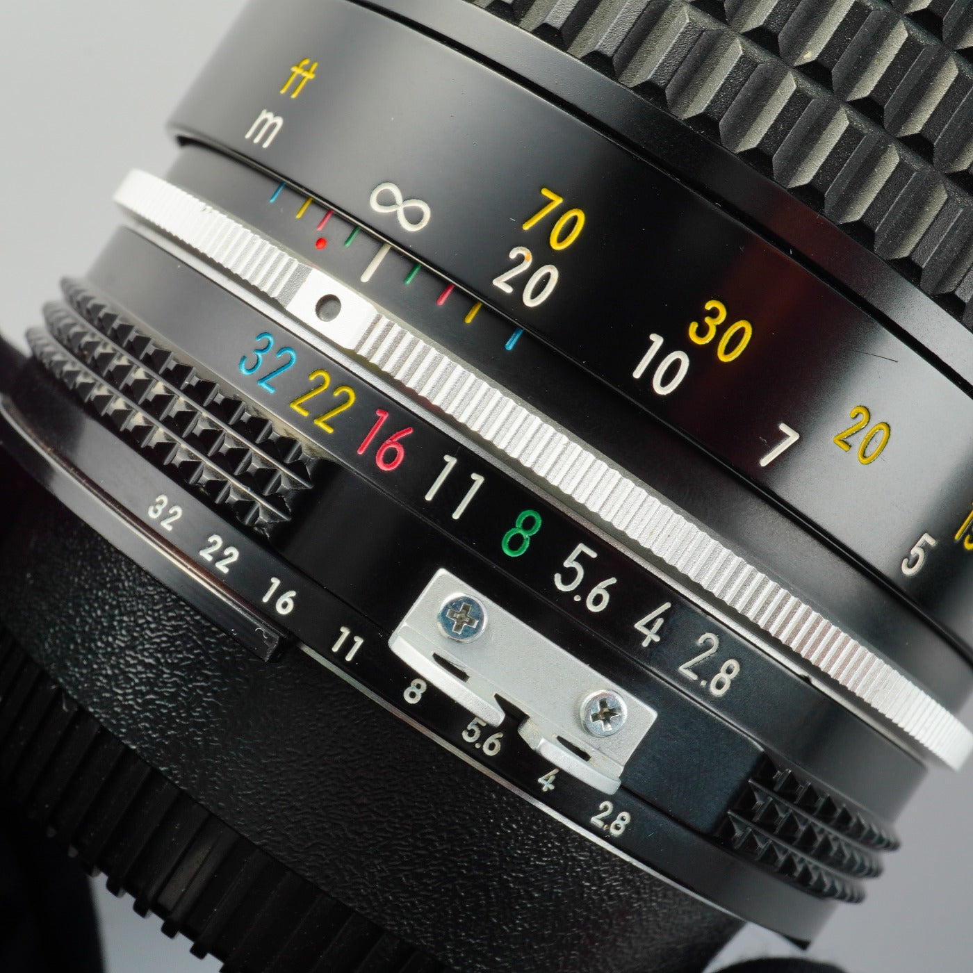 Nikon Ai NIKKOR 135mm F/2.8 単焦点レンズ