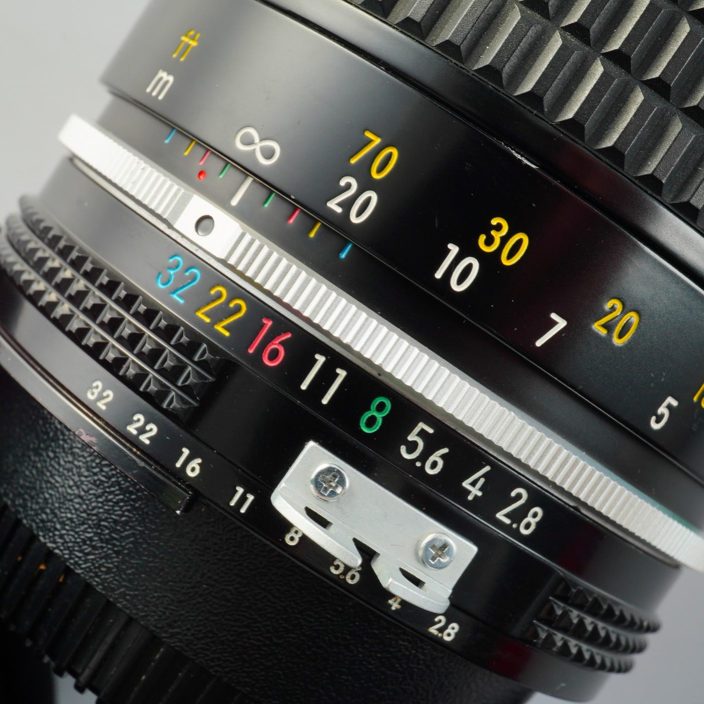 Nikon Ai NIKKOR 135mm F/2.8 単焦点レンズ