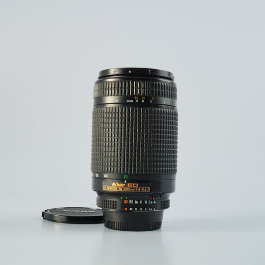Nikon AF NIKKOR 70-300mm F/4-5.6 D ED ズームレンズ