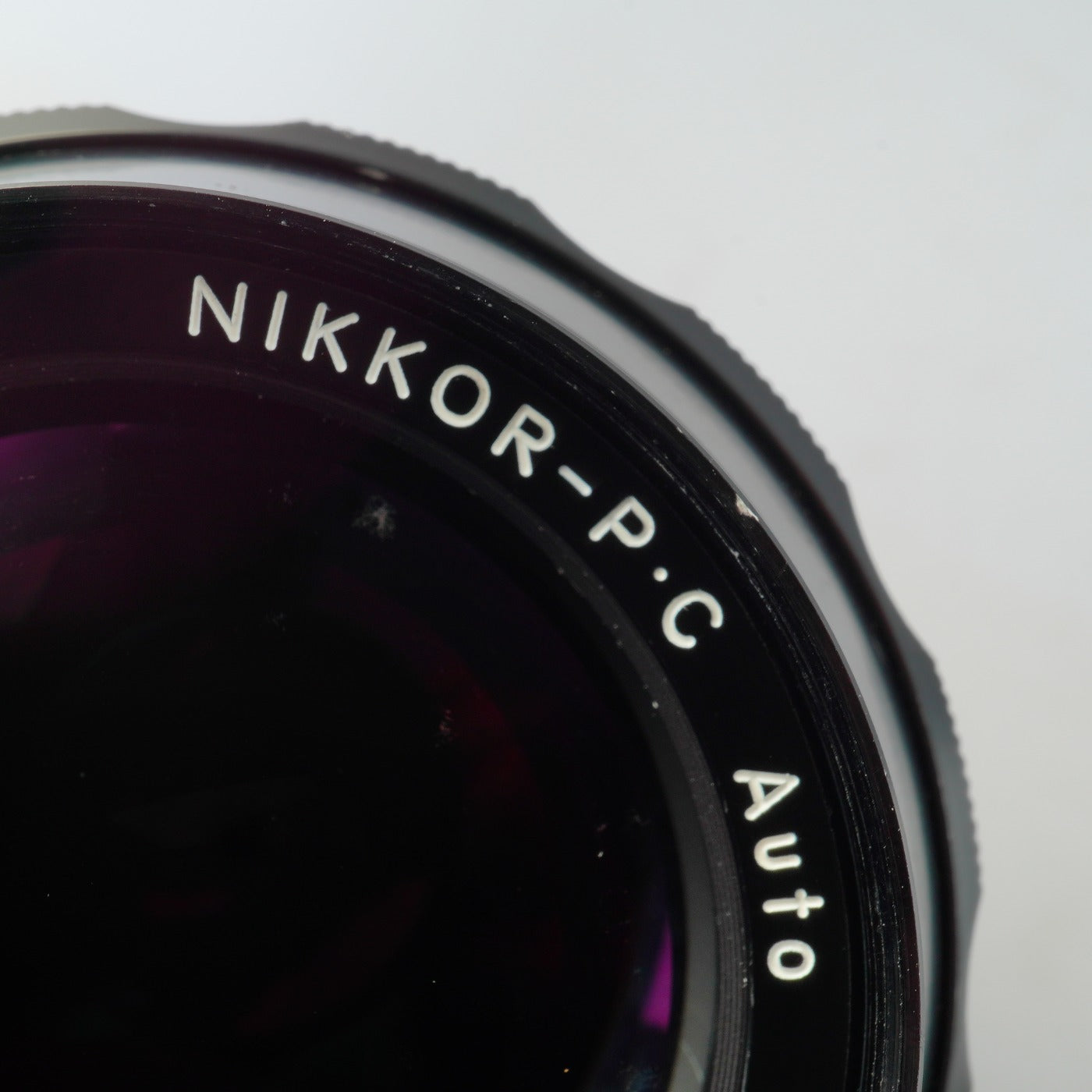 Nikon 非Ai NIKKOR-P.C Auto 105mm F/2.5 単焦点レンズ