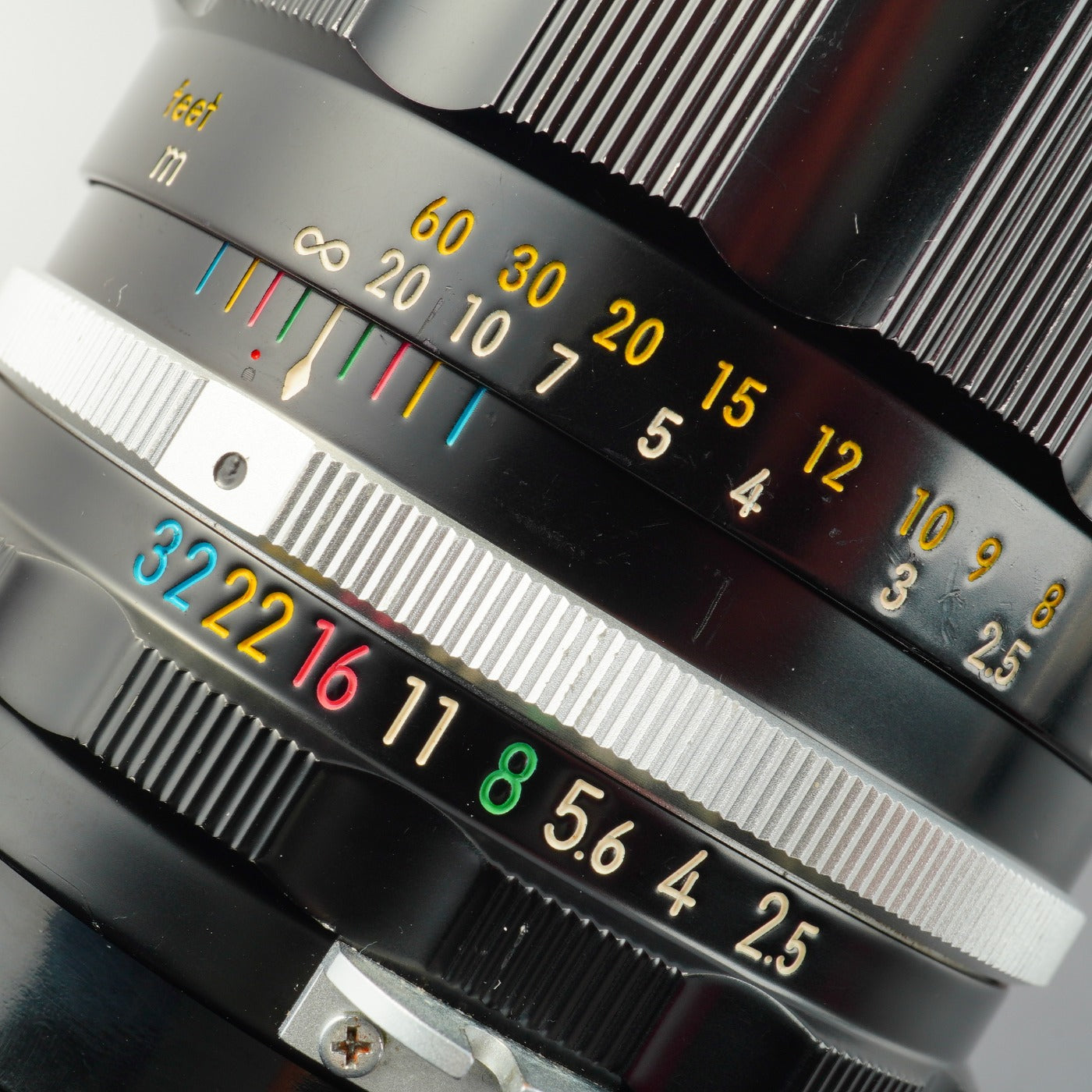 Nikon 非Ai NIKKOR-P.C Auto 105mm F/2.5 単焦点レンズ