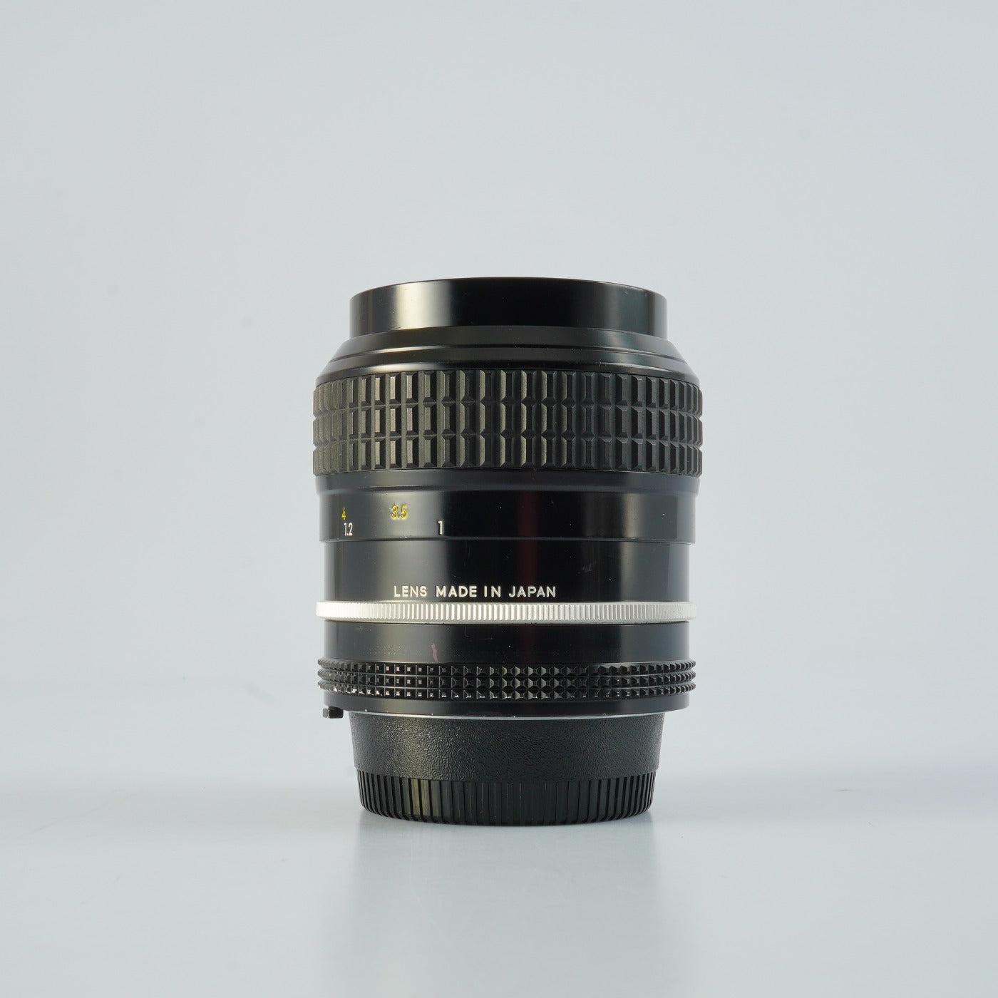 Nikon Ai NIKKOR 105mm F/2.5 単焦点レンズ