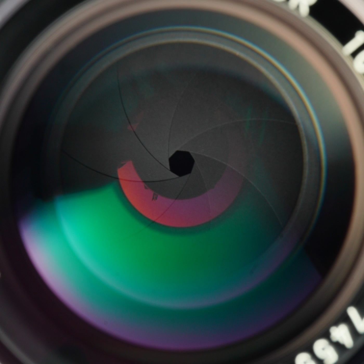 Nikon Ai NIKKOR 105mm F/2.5 単焦点レンズ