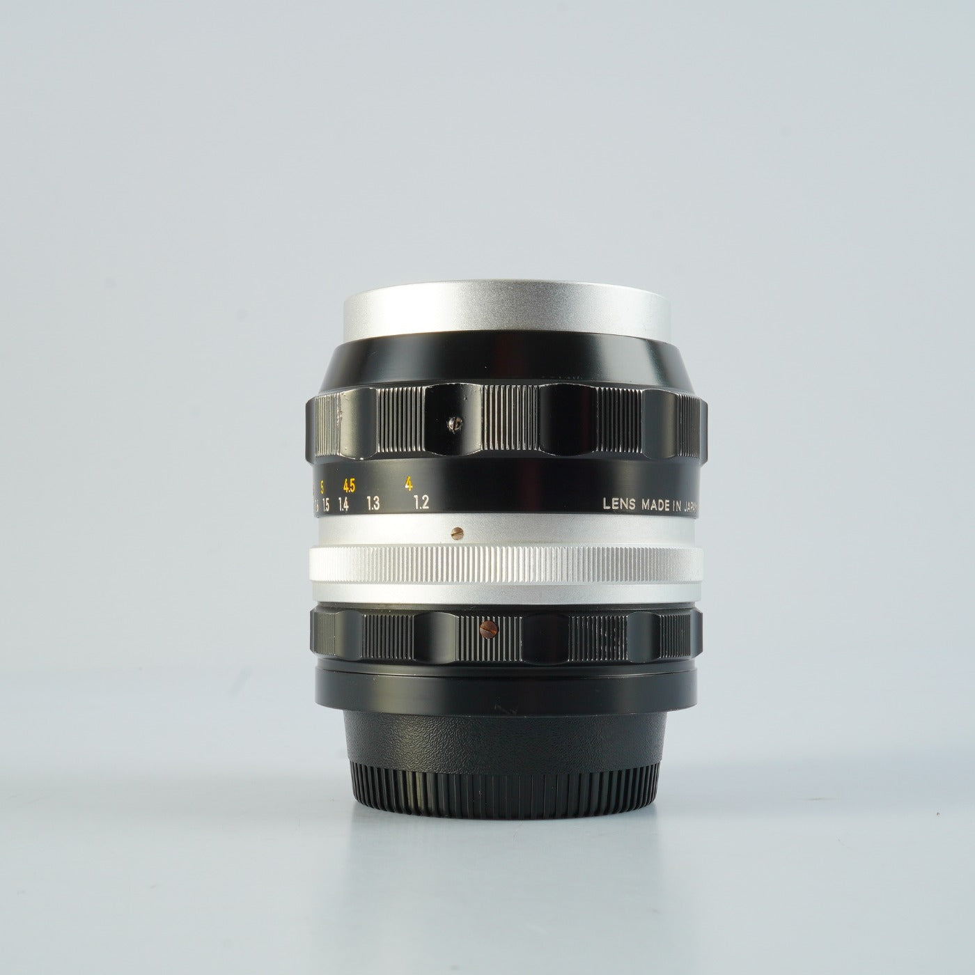 Nikon 非Ai NIKKOR-P Auto 105mm F/2.5 単焦点レンズ