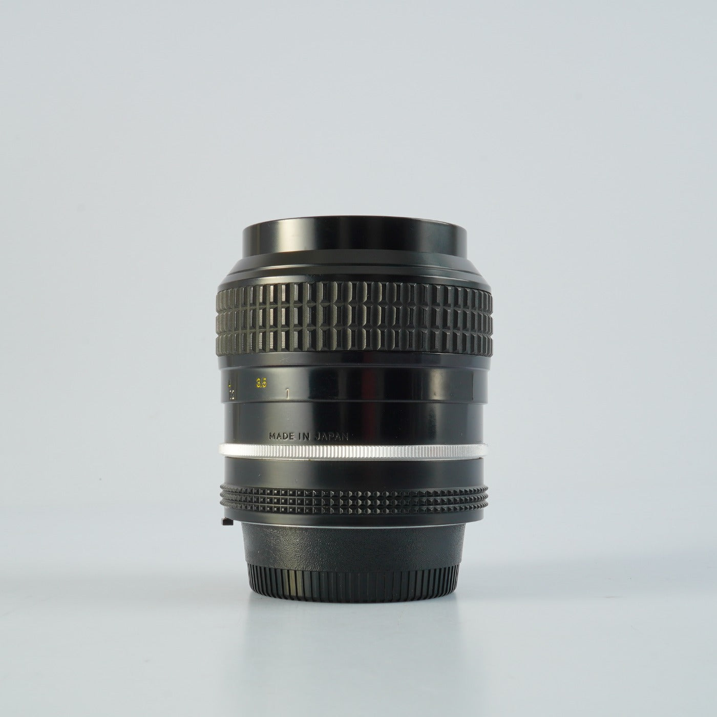 Nikon Ai NIKKOR 105mm F/2.5 単焦点レンズ