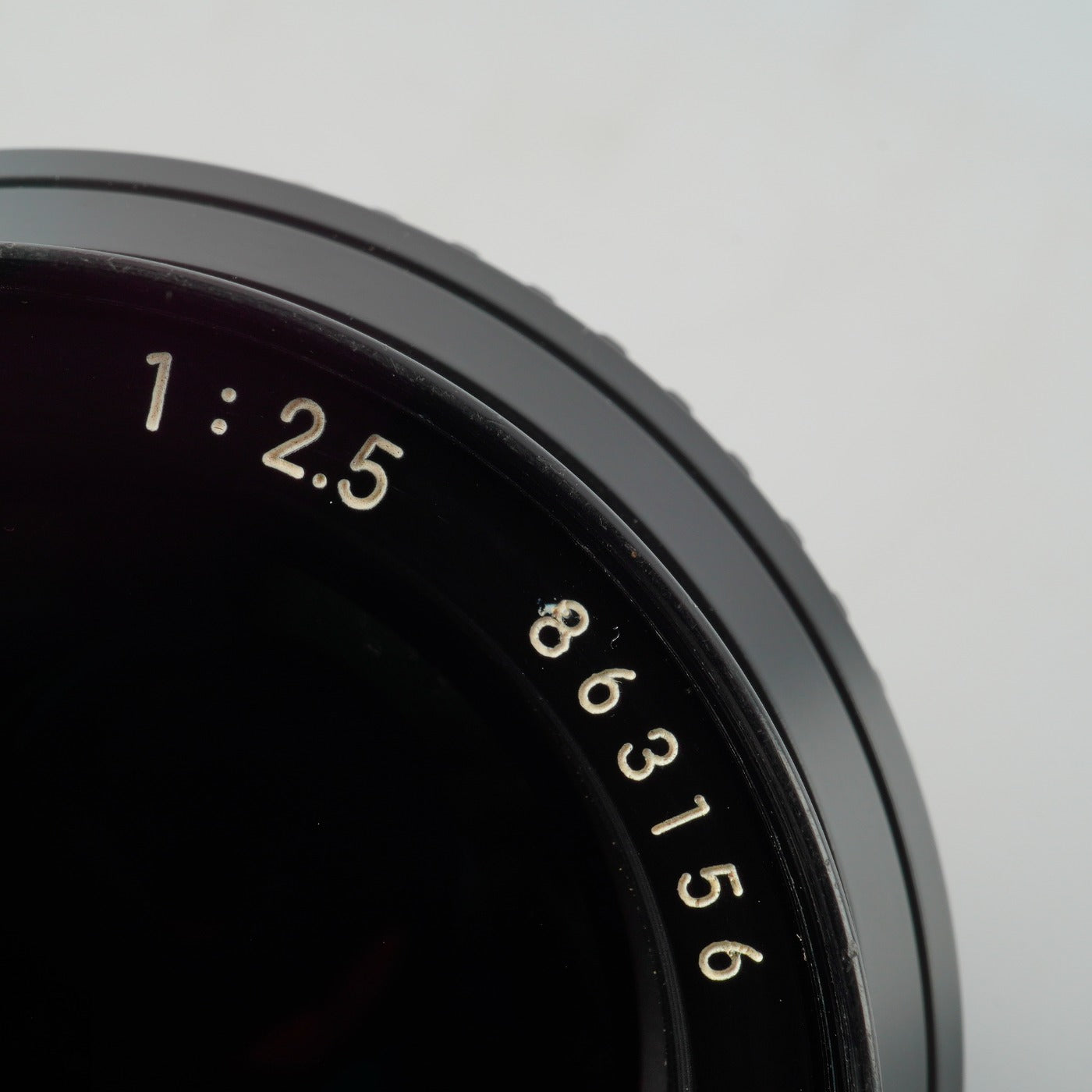 Nikon Ai NIKKOR 105mm F/2.5 単焦点レンズ