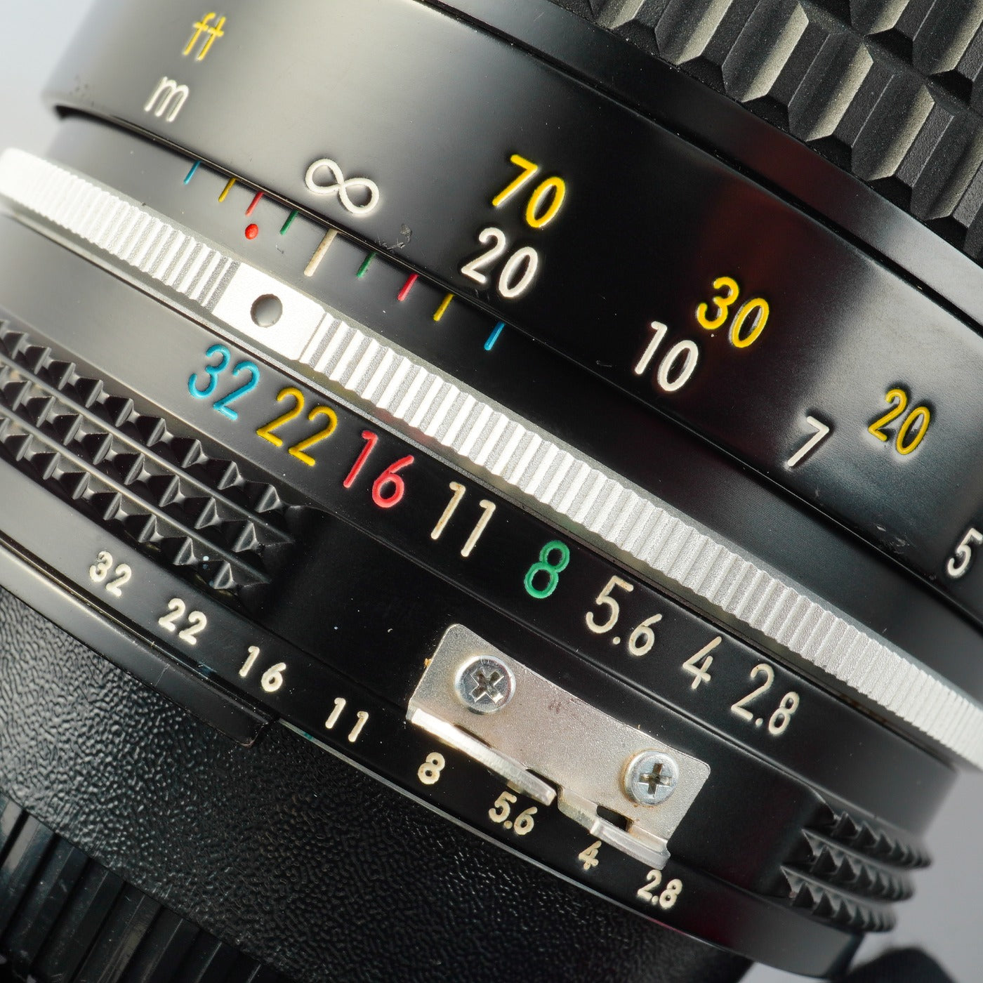 Nikon Ai NIKKOR 135mm F/2.8 単焦点レンズ