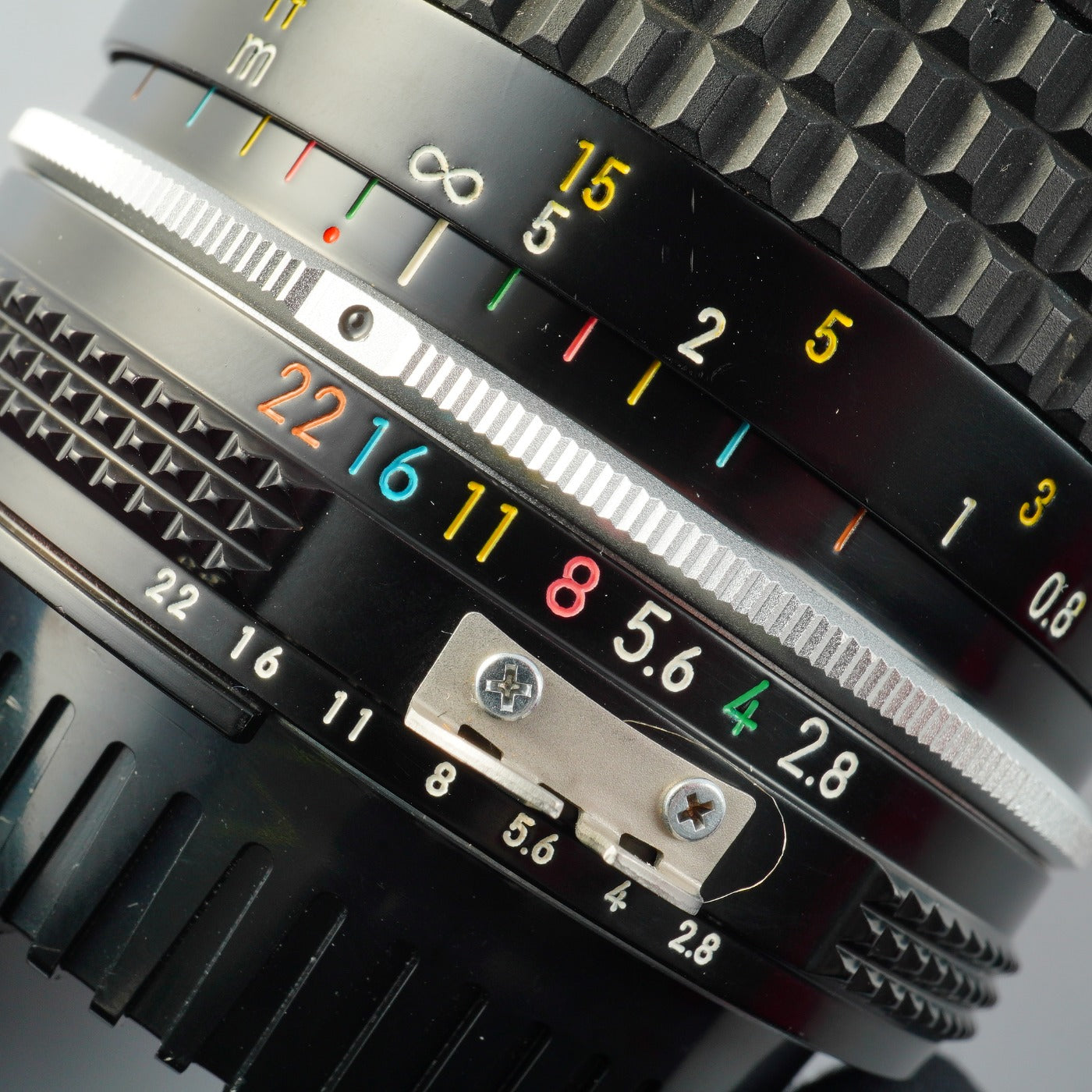 Nikon Ai Nikkor 28mm F/2.8 単焦点レンズ