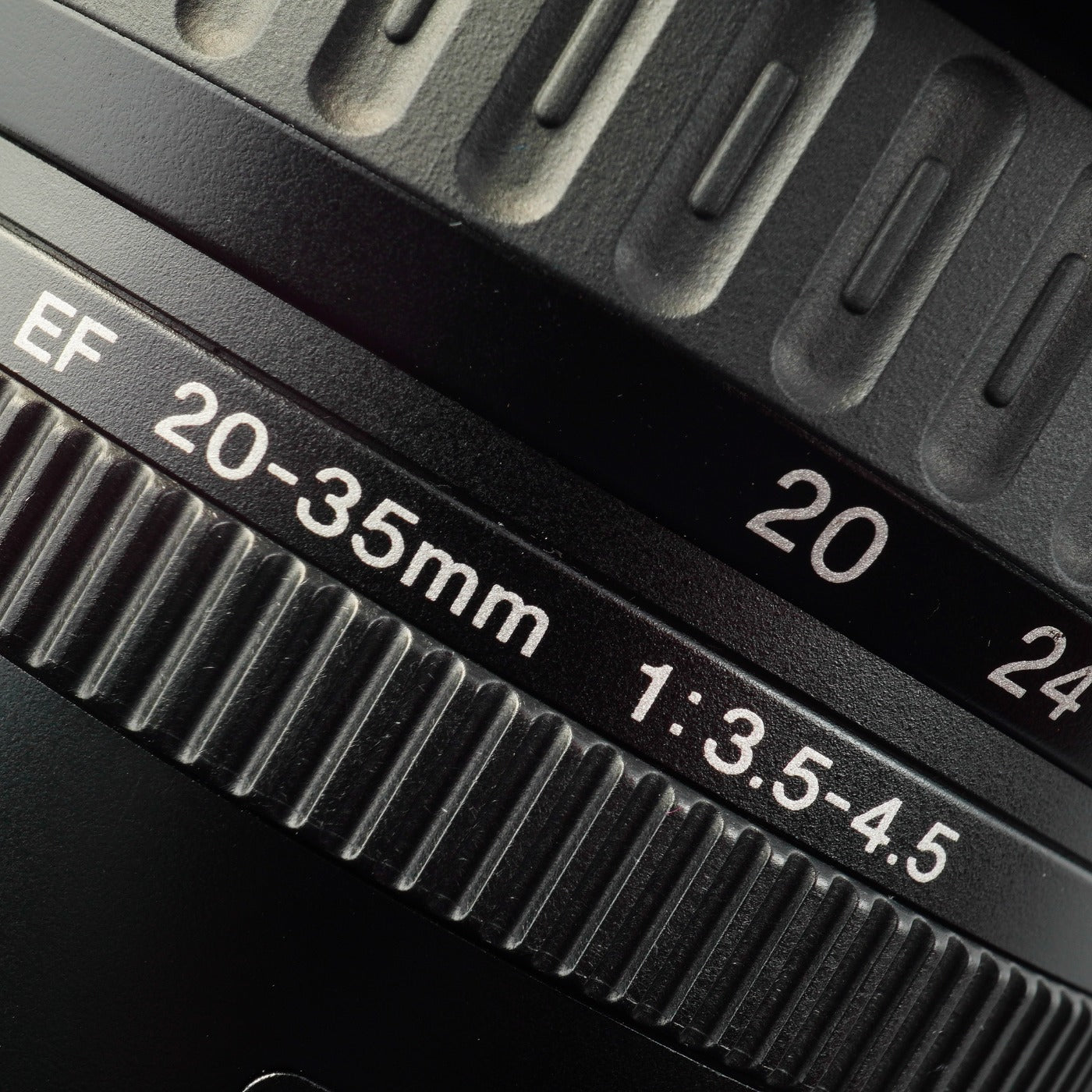 Canon EF 20-35mm f/3.5-4.5 USM ズームレンズ