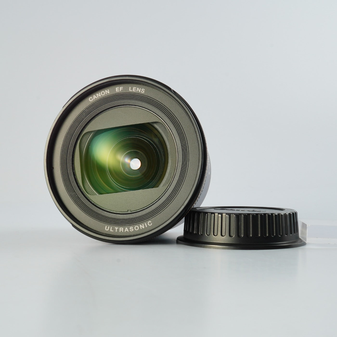 Canon EF 20-35mm f/3.5-4.5 USM ズームレンズ