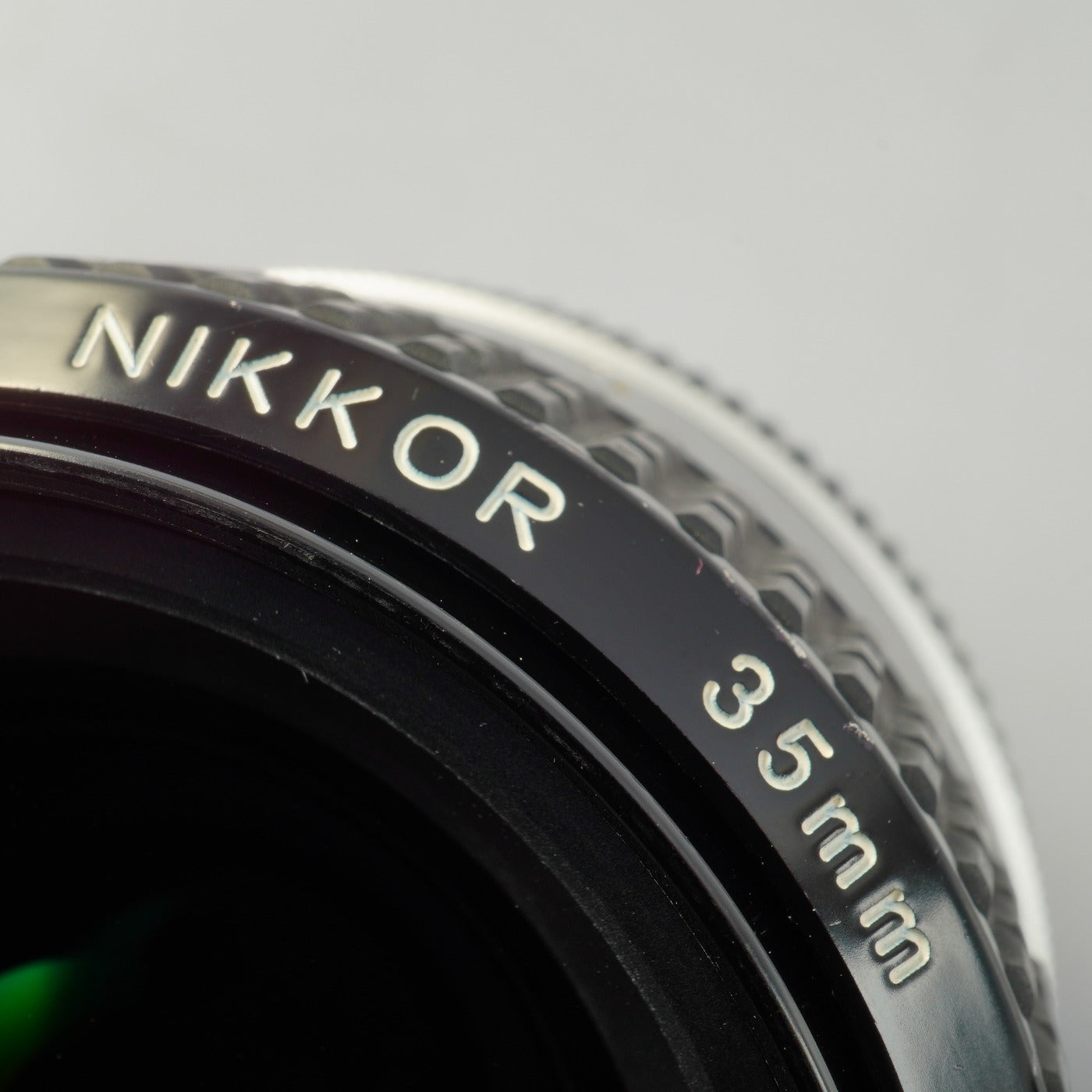 Nikon Ai Nikkor 35mm F/2 単焦点レンズ