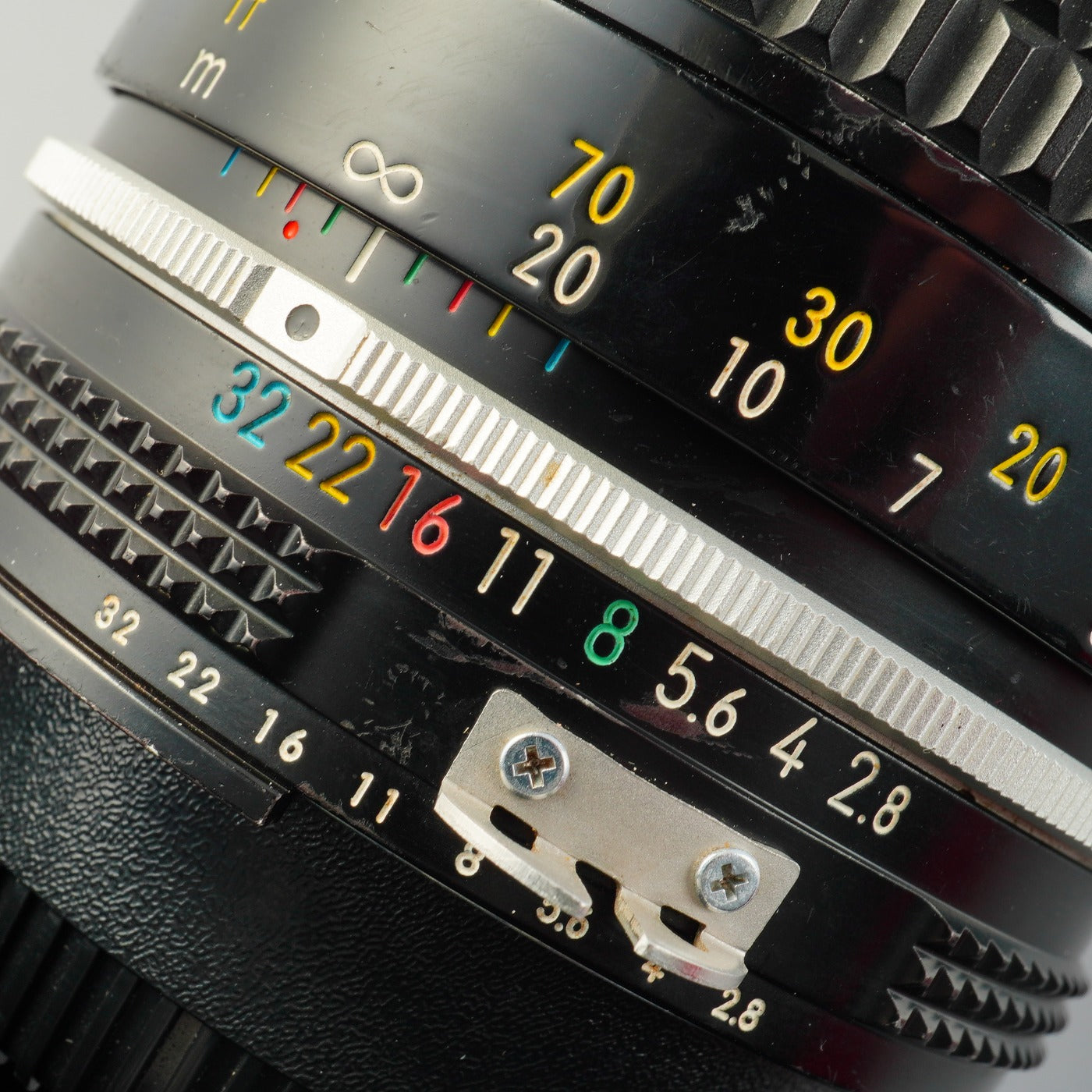 Nikon Ai NIKKOR 135mm F/2.8 単焦点レンズ
