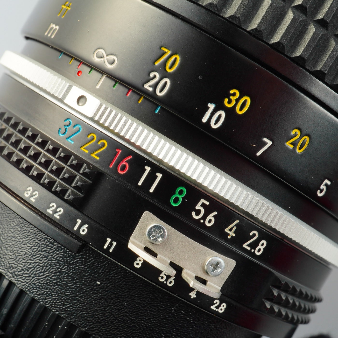 Nikon Ai NIKKOR 135mm F/2.8 単焦点レンズ