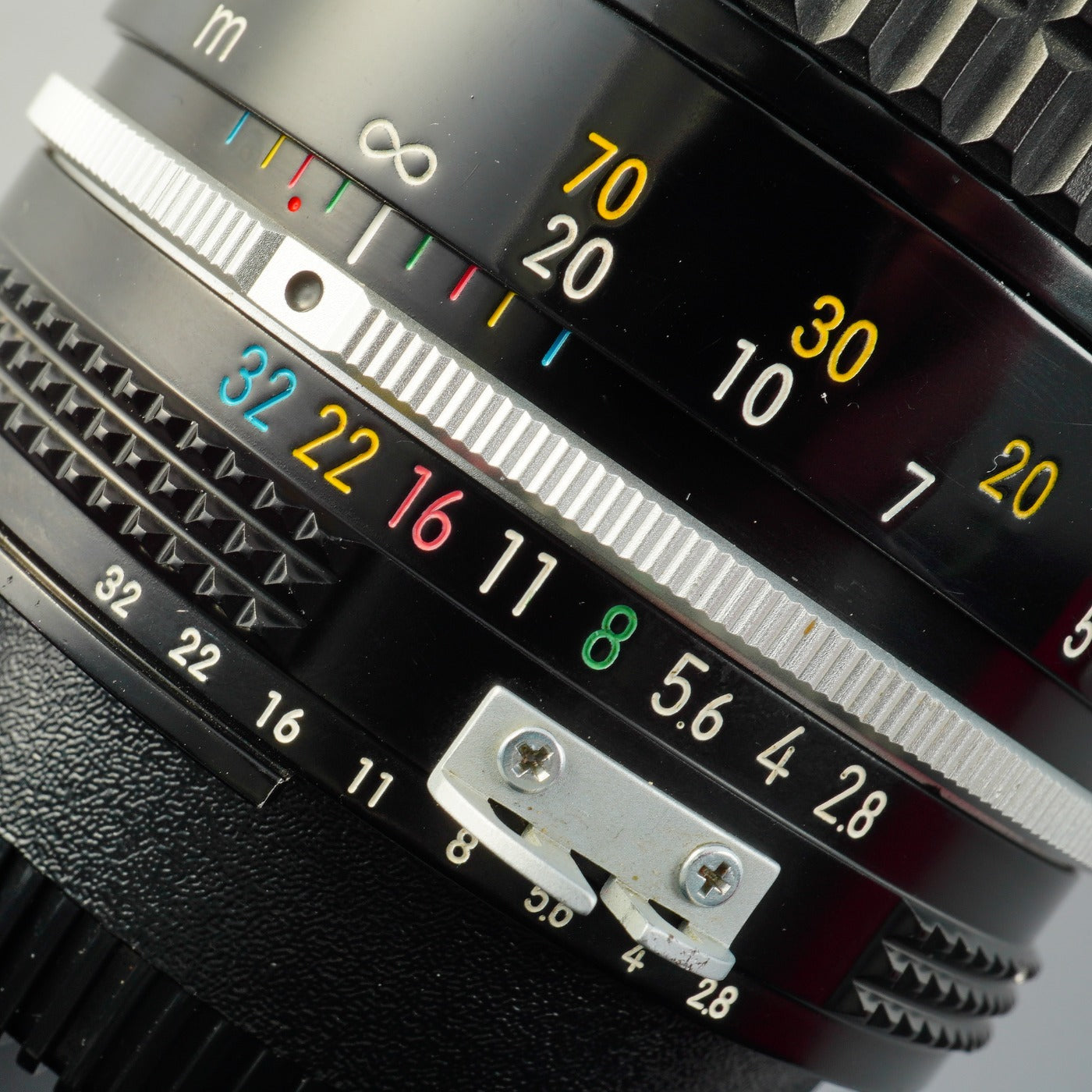 Nikon Ai NIKKOR 135mm F/2.8 単焦点レンズ