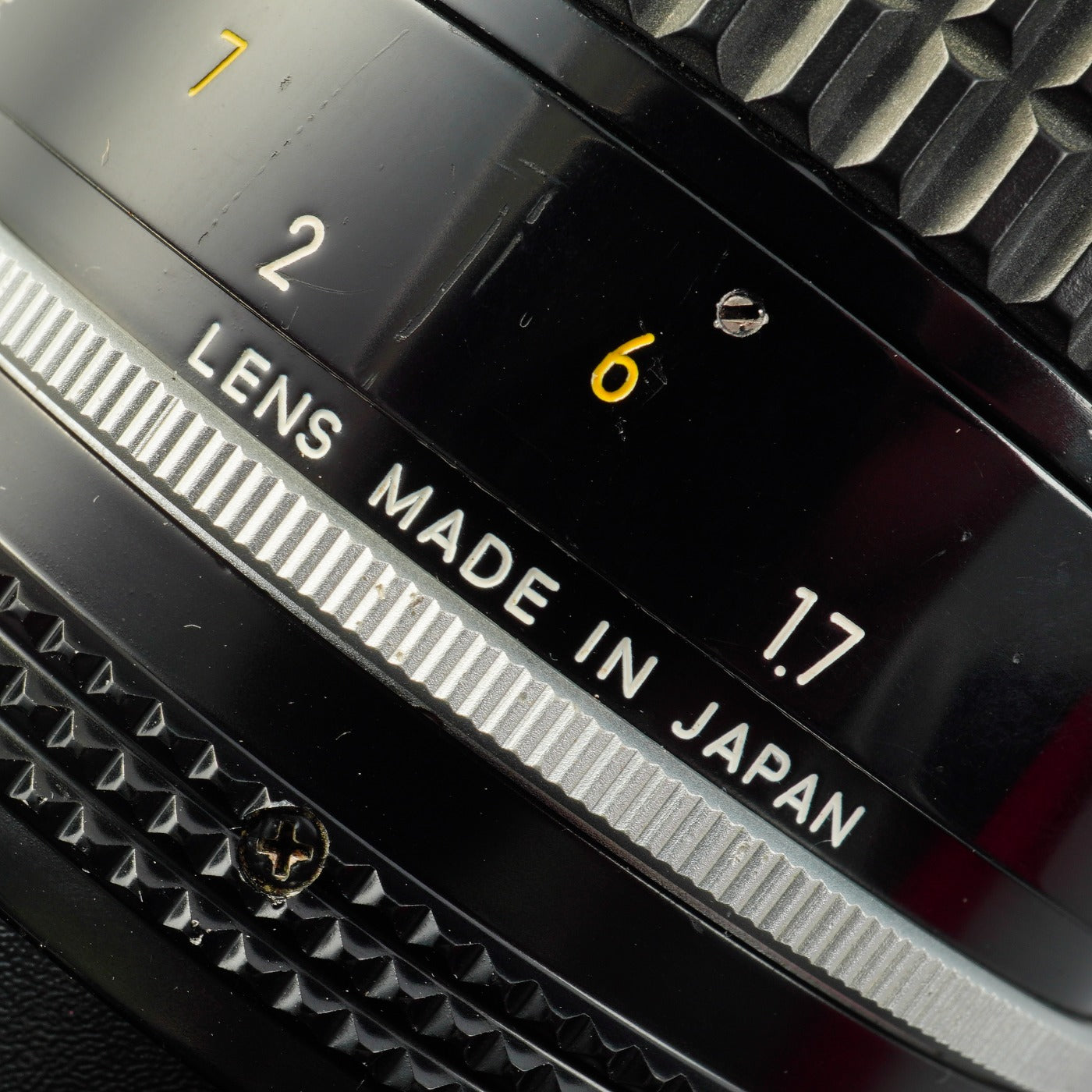 Nikon Ai NIKKOR 135mm F/2.8 単焦点レンズ