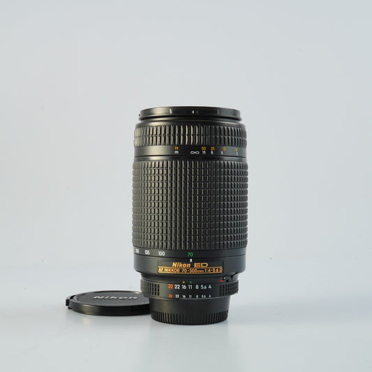 Nikon AF NIKKOR 70-300mm F/4-5.6 D ED ズームレンズ