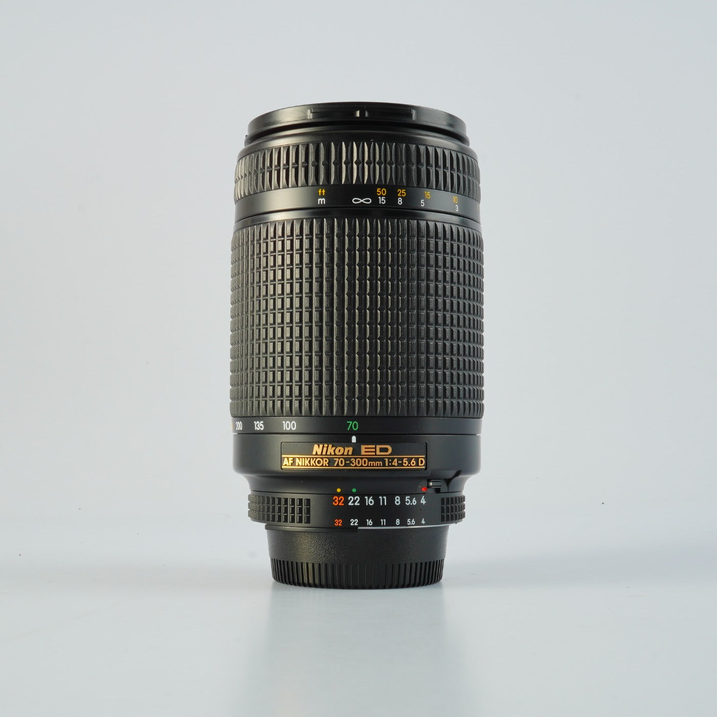 Nikon AF NIKKOR 70-300mm F/4-5.6 D ED ズームレンズ