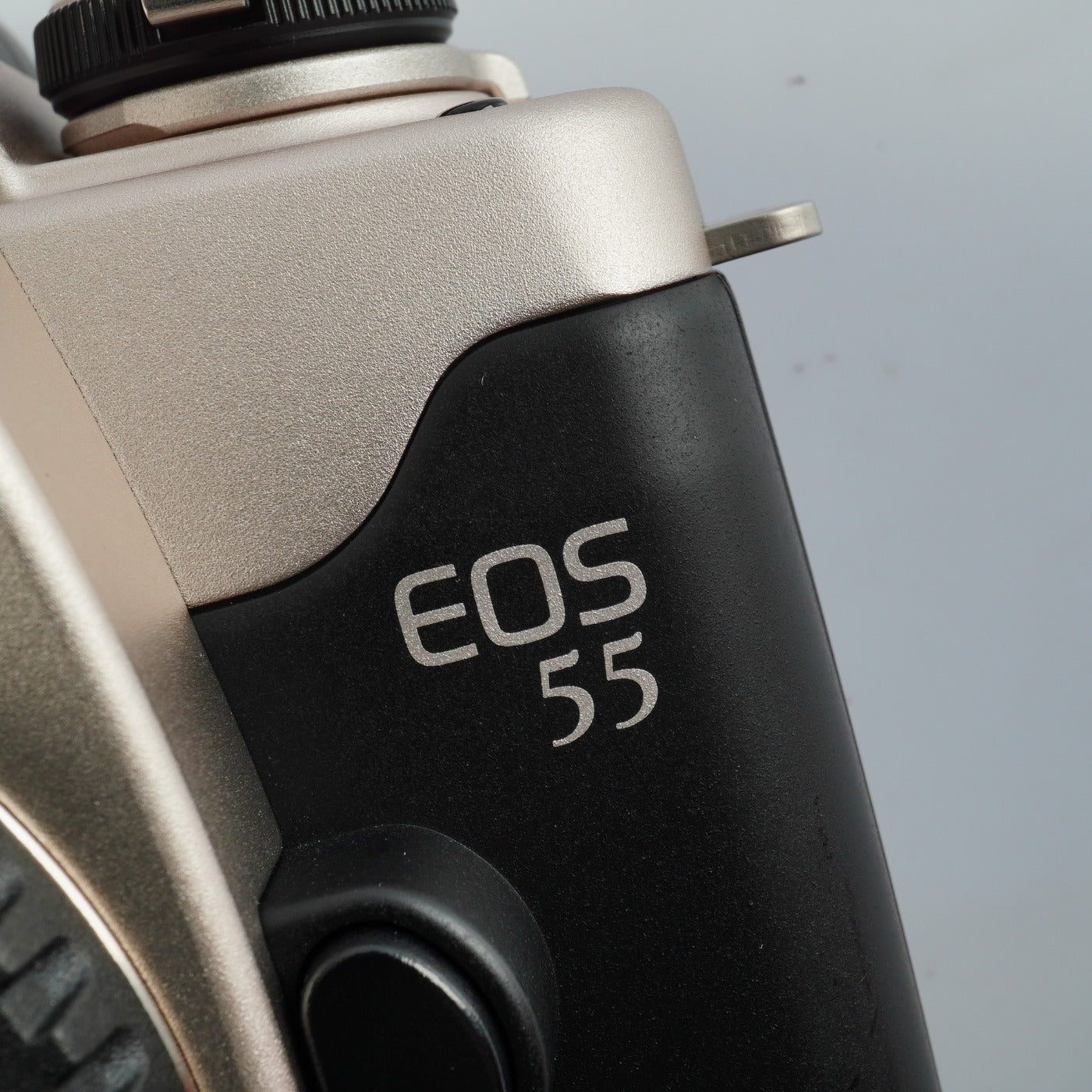 Canon EOS 55 (ELAN II) Gold ＋ EF 28-80mm F/3.5-5.6 Ⅱ USM AF フィルム一眼レフカメラ