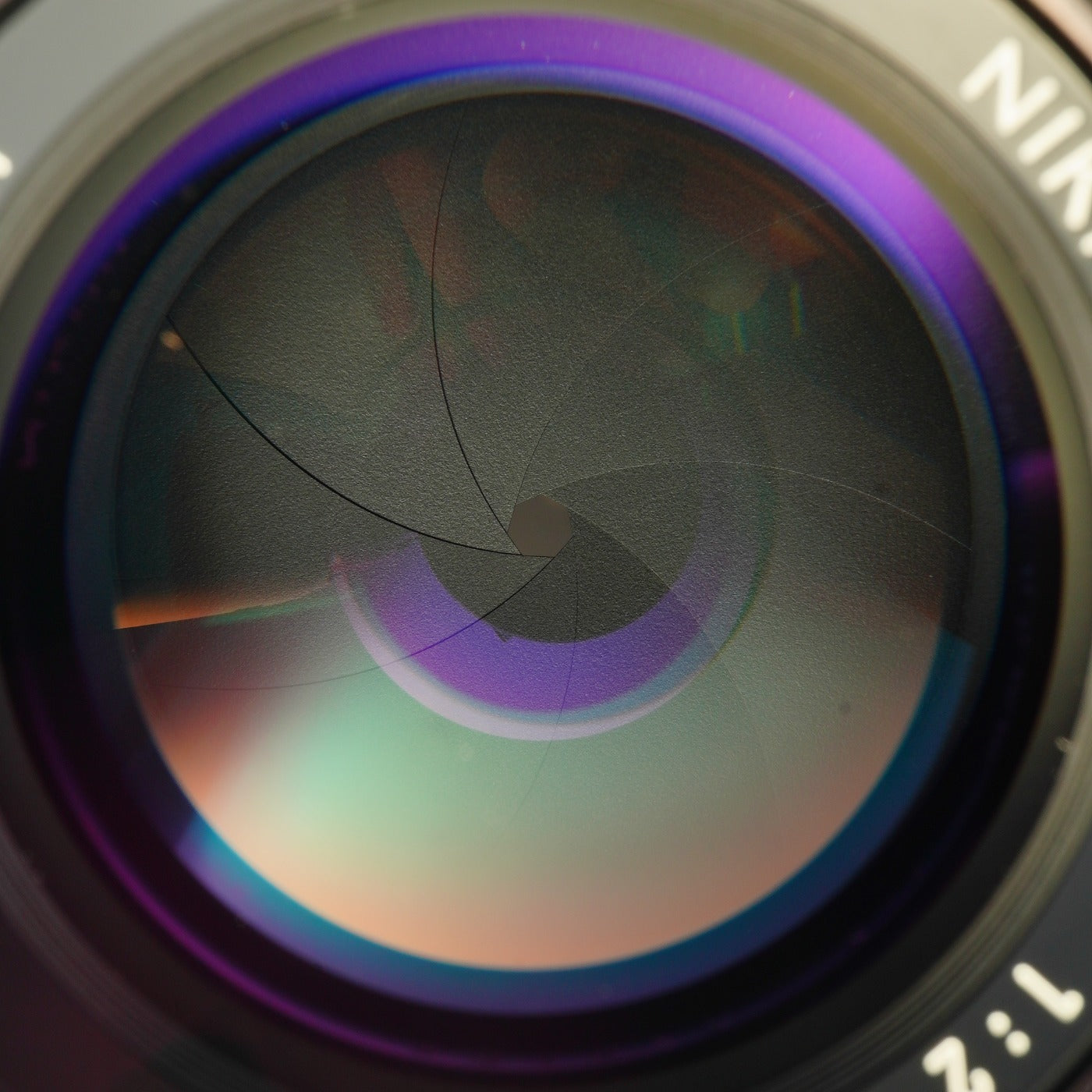 Nikon Ai-S NIKKOR 85mm F/2 単焦点レンズ
