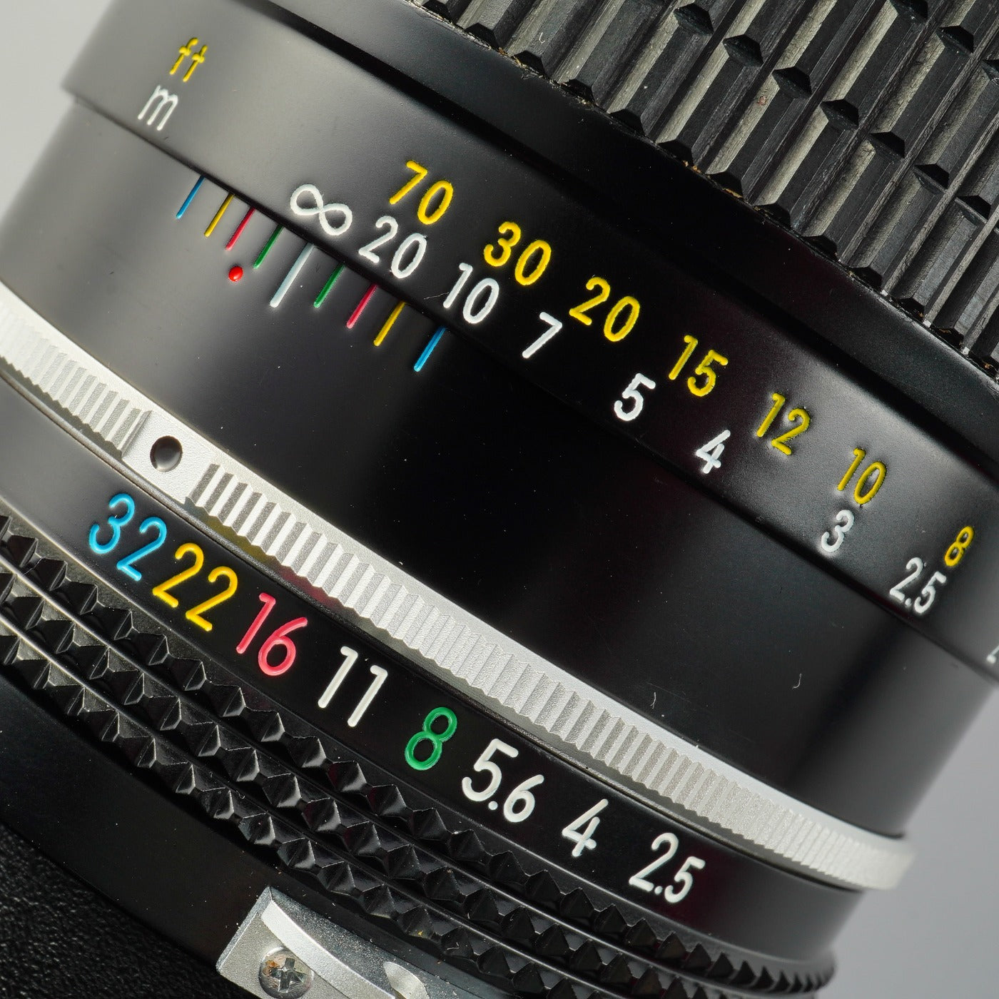 Nikon 非Ai Nikkor 105mm F/2.5 単焦点レンズ